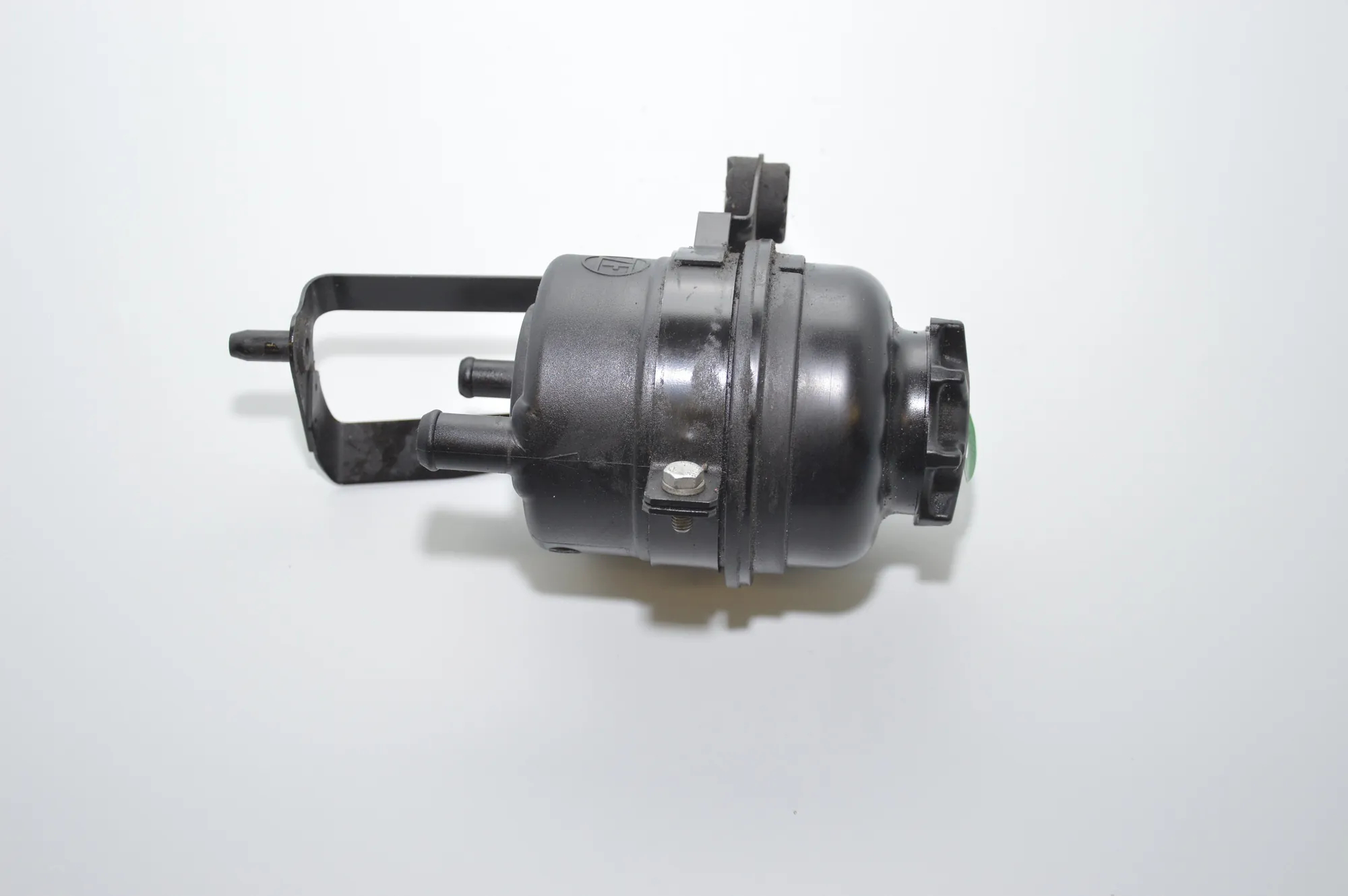 Power Steering Pump Tank – OEM 1097164 · BMW 5 (E60) 520 i 2003 – 4