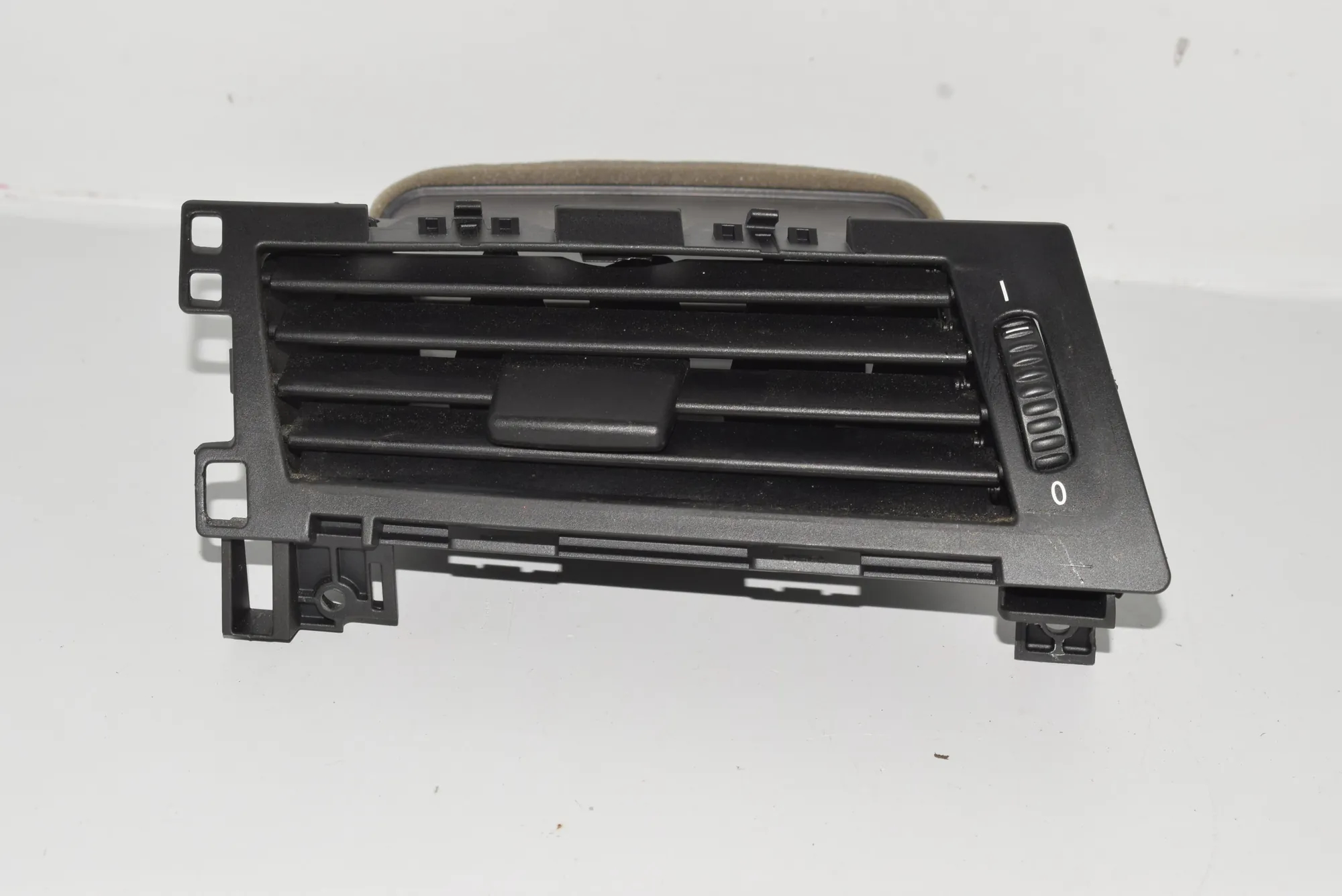 Dashboard Air Vents – OEM 6910731 · BMW 5 (E60) 520 i 2003