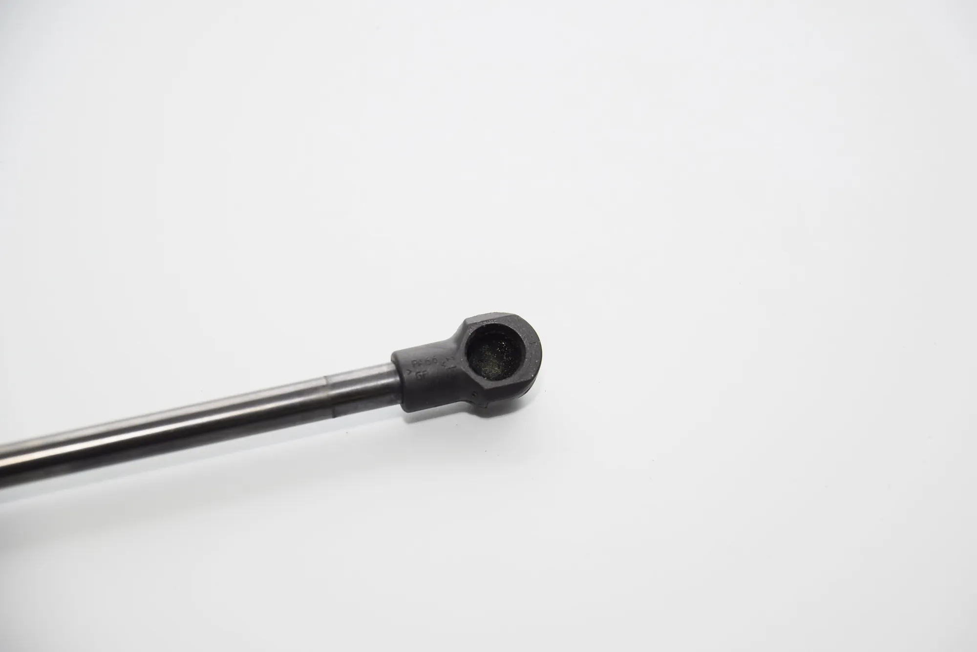 Front Left Bonnet Strut – OEM NA · BMW 5 (E60) 520 i 2003 – 3