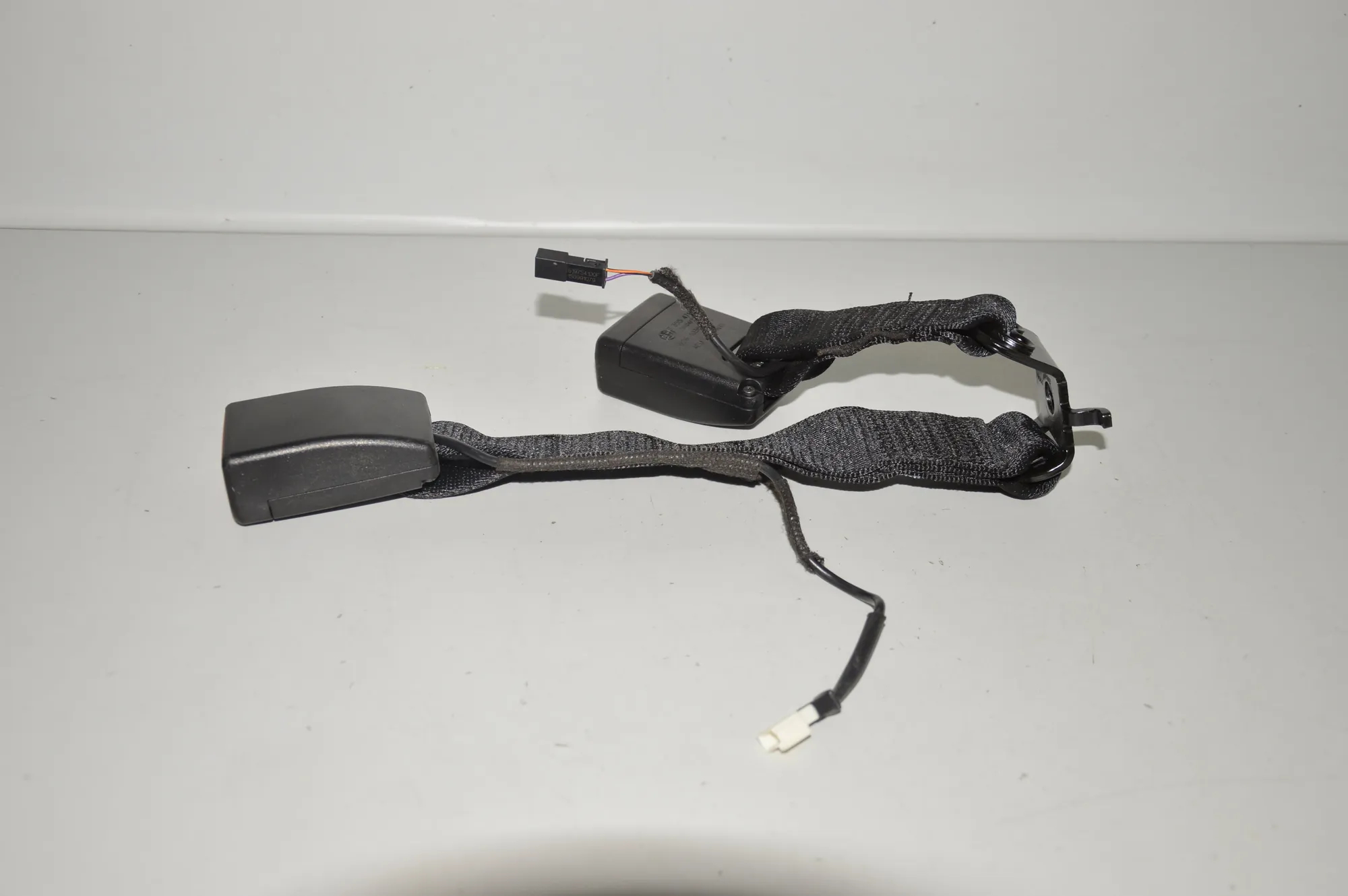 Rear Middle Seat Buckle – OEM 7355471 · BMW 1 (F20) 120 d xDrive 2015