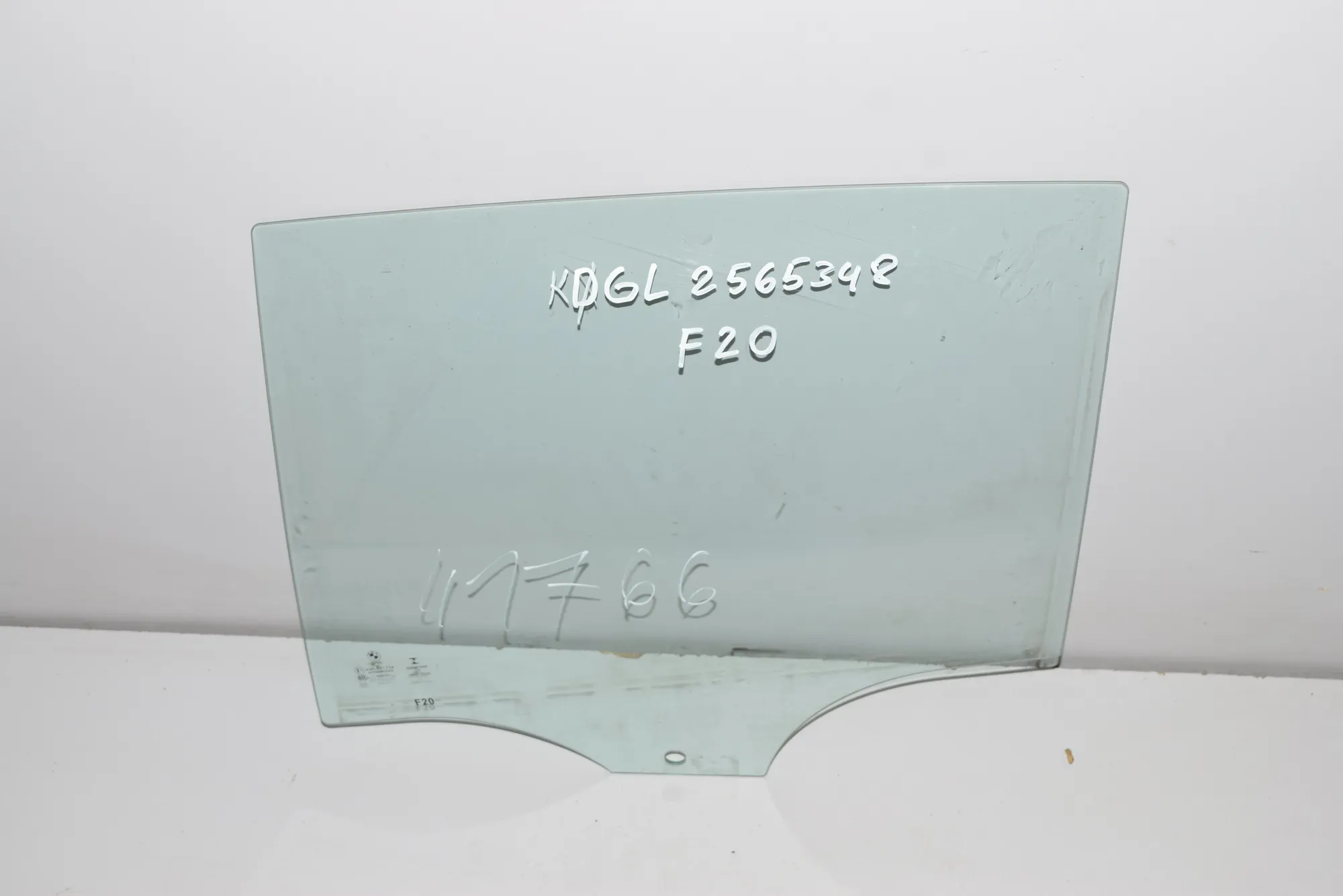 Rear Left Door Window – OEM NA · BMW 1 (F20) 120 d xDrive 2015
