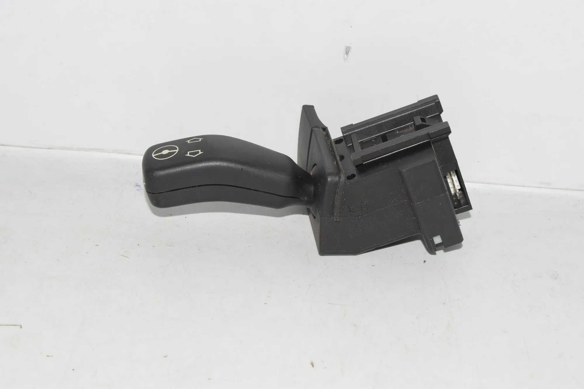 Indicator Wiper Stalk Switch – OEM 8373901 · BMW 5 (E39) BMW 5 (E39) 2000 – 3