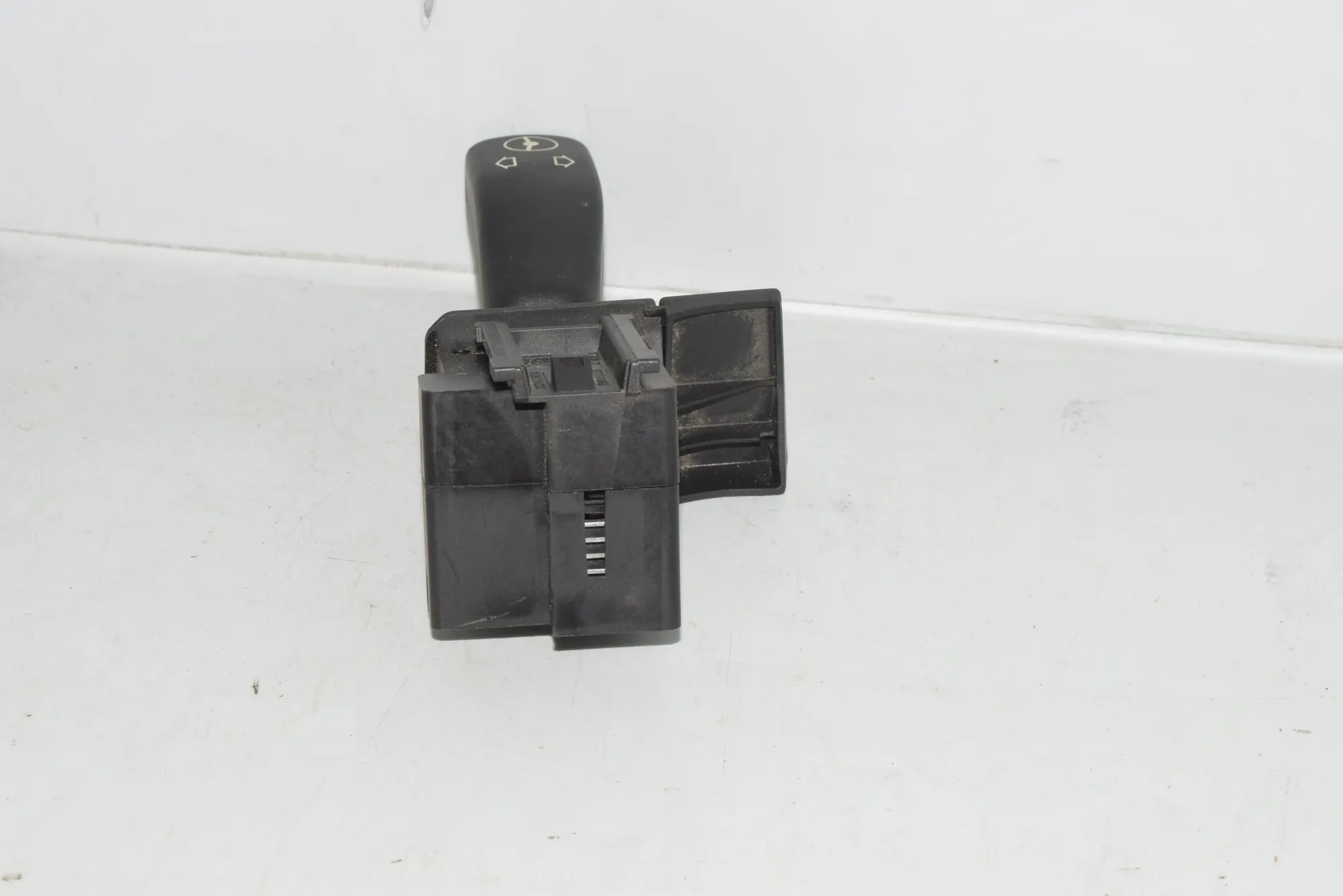 Indicator Wiper Stalk Switch – OEM 8373901 · BMW 5 (E39) BMW 5 (E39) 2000 – 4