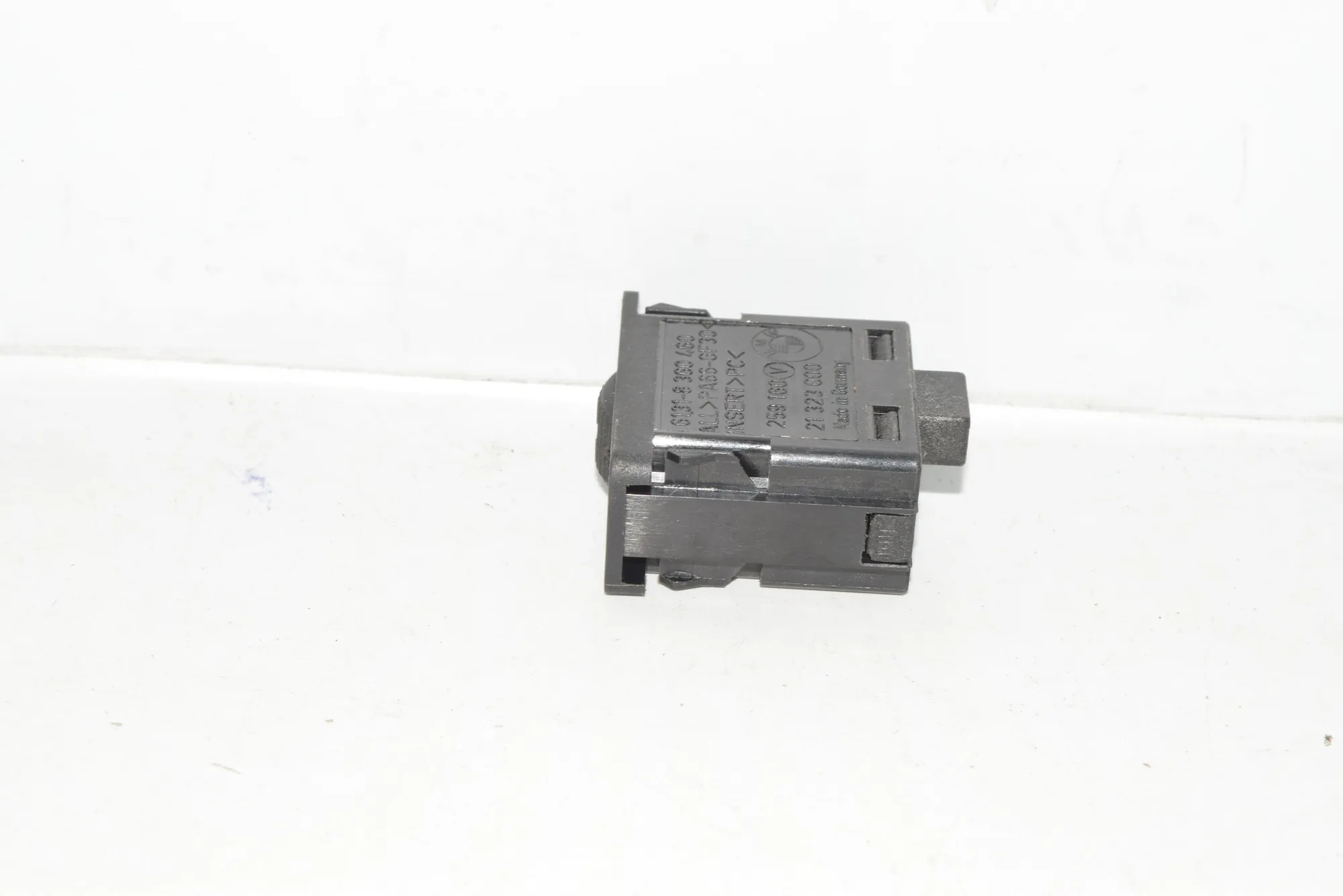Switches – OEM 8360460 · BMW 5 (E39) BMW 5 (E39) 1998 – 2