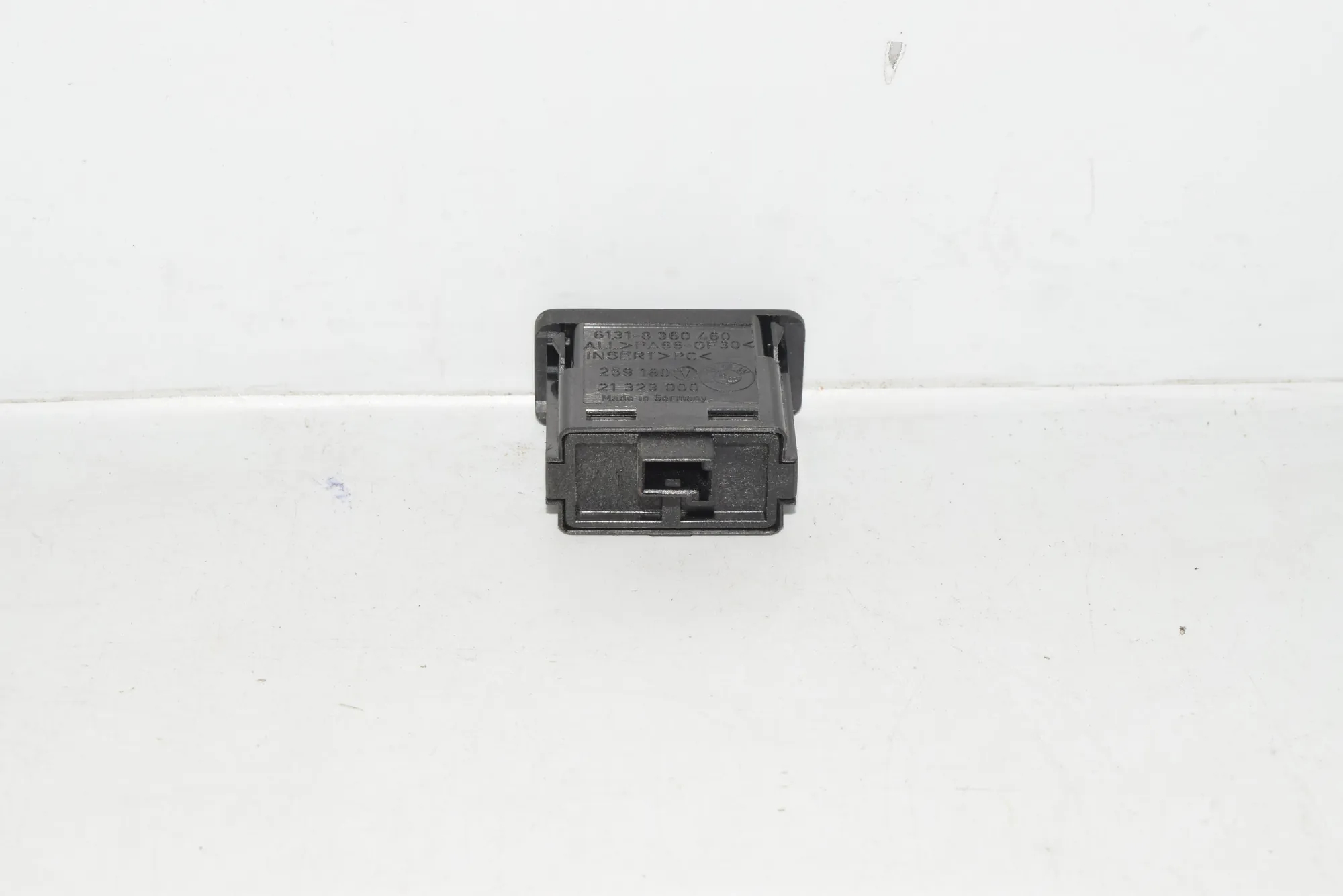Switches – OEM 8360460 · BMW 5 (E39) BMW 5 (E39) 1998 – 4