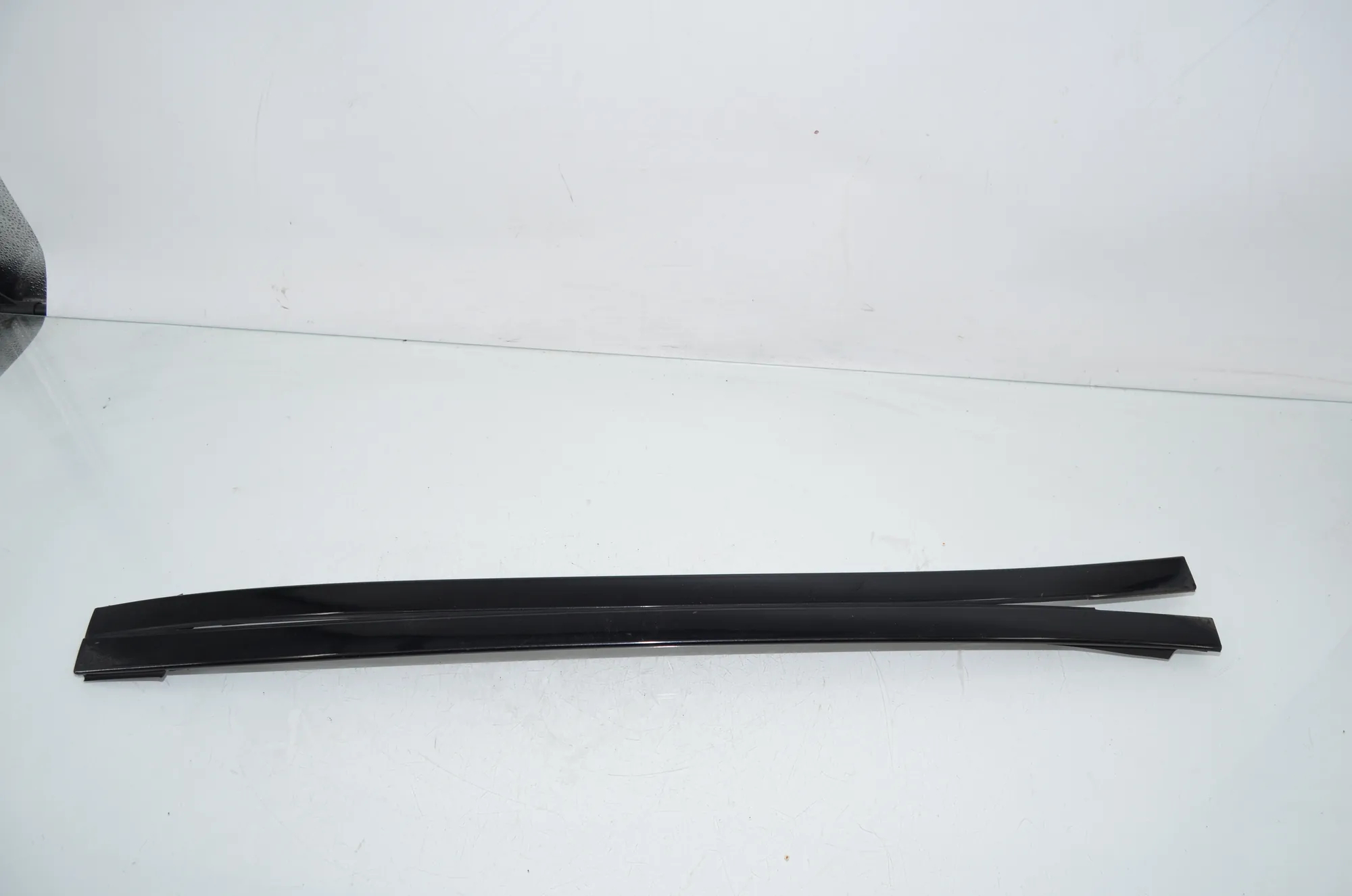 Front Windshield Trim – OEM 7362463 · BMW 5 Touring (F11) 530 d 2012 – 4