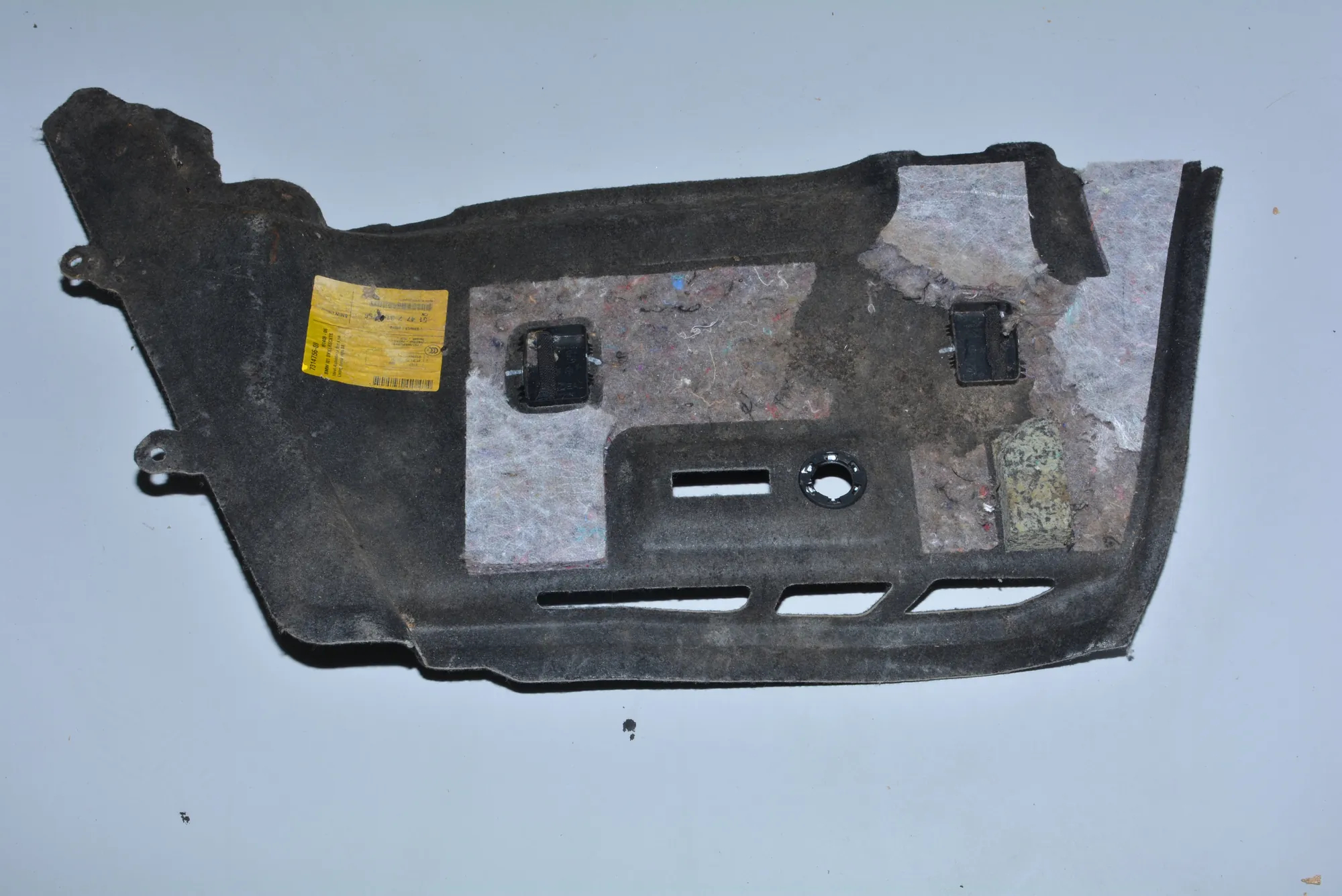 Right Side Trunk Trim – OEM 7314756 · BMW i3 (I01) Hybrid 2016 – 2