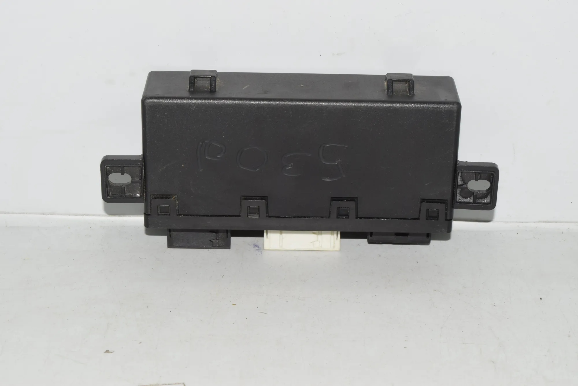 Front Left Door Control Unit – OEM 8376069 · BMW 5 (E39) BMW 5 (E39) 2000 – 2