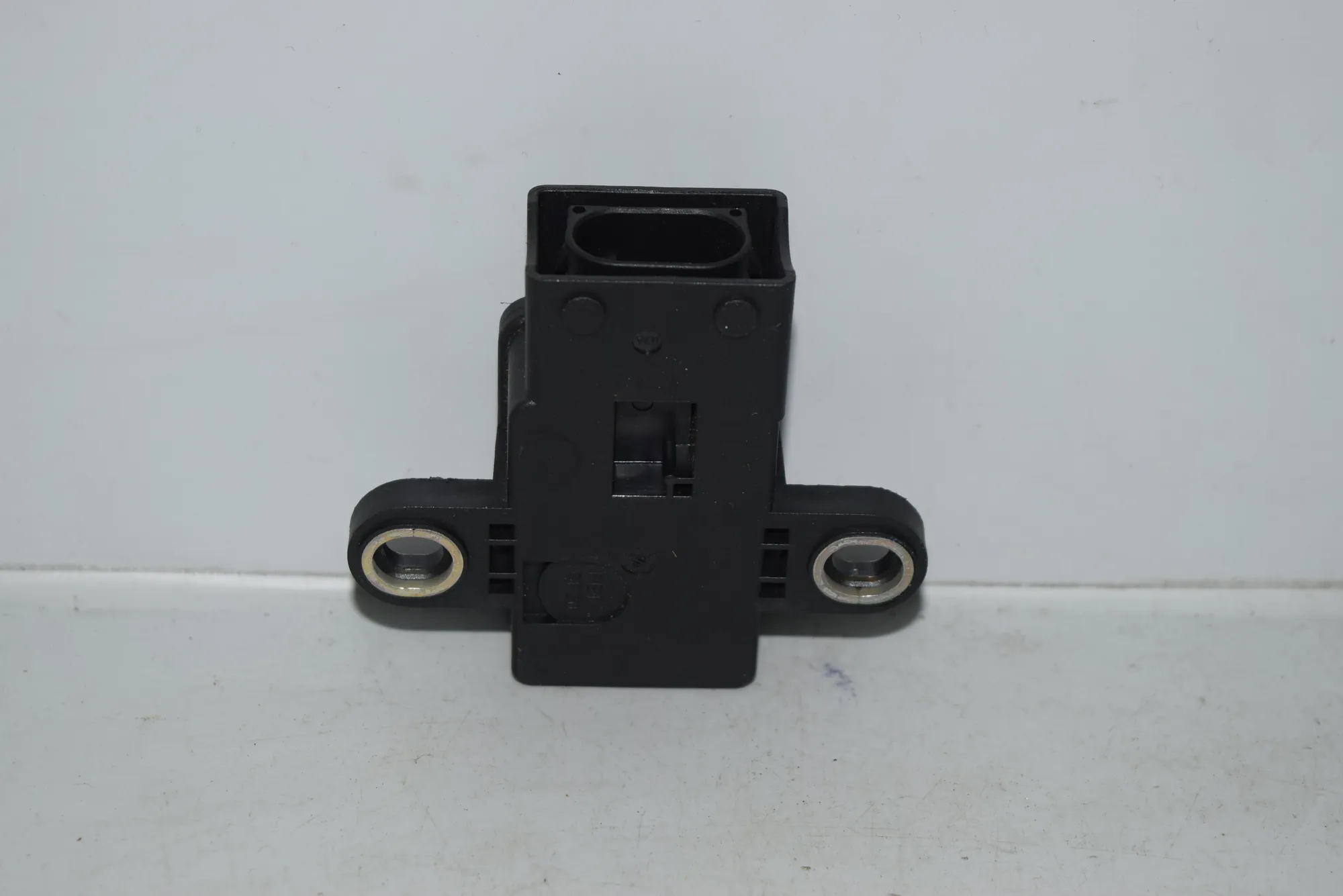 Acceleration Sensor – OEM 6753694 · BMW 5 (E39) BMW 5 (E39) 2000 – 3