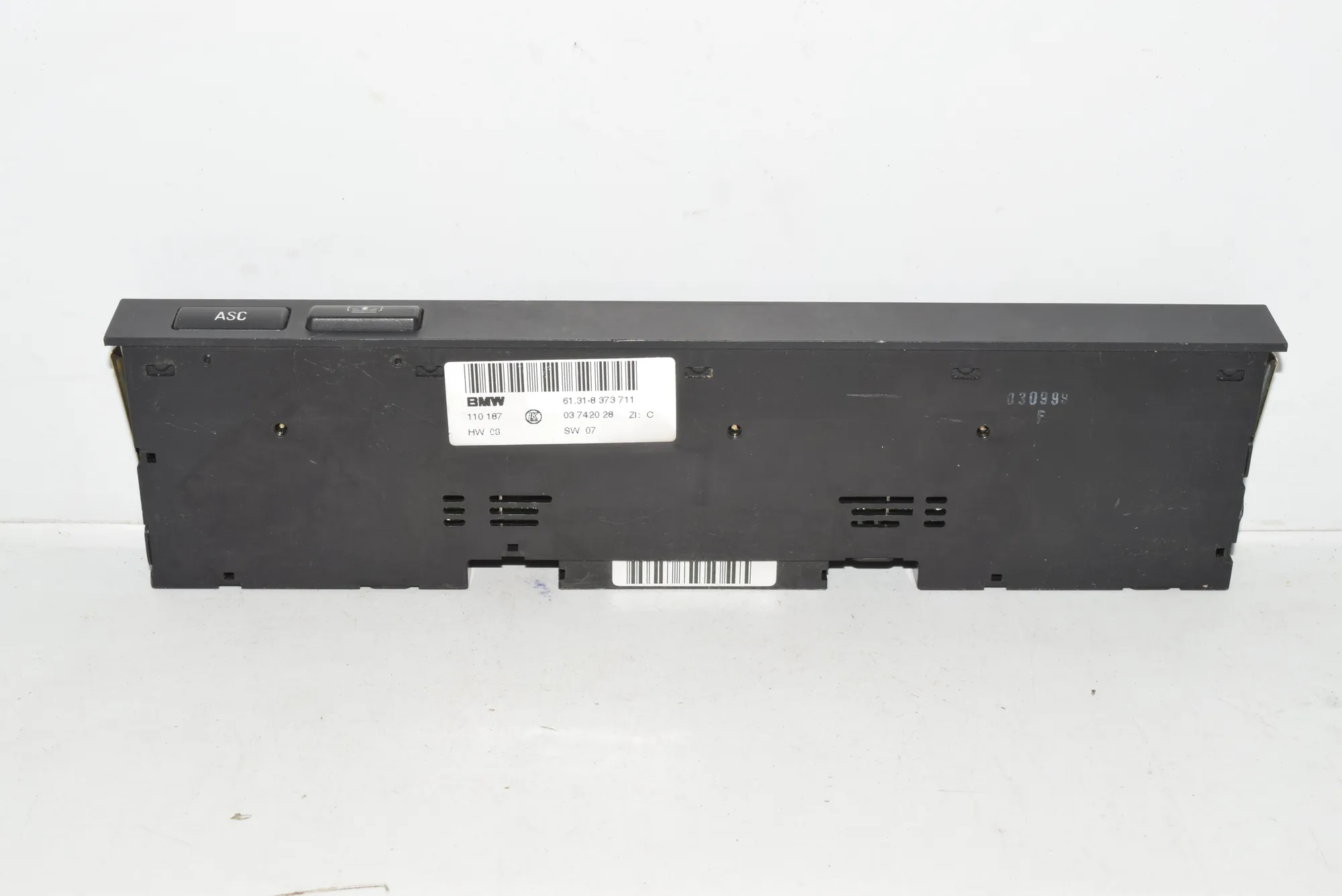 Button Switch Panel – OEM 8373711 · BMW 5 (E39) BMW 5 (E39) 2000 – 2