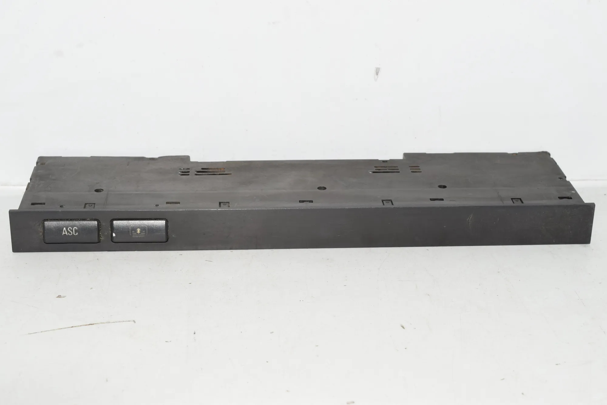 Button Switch Panel – OEM 8373711 · BMW 5 (E39) BMW 5 (E39) 2000