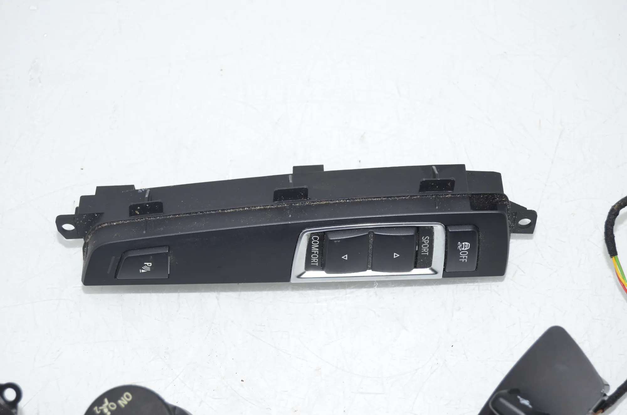 Switches – OEM 9225230 · BMW 5 Touring (F11) 530 d 2012 – 3