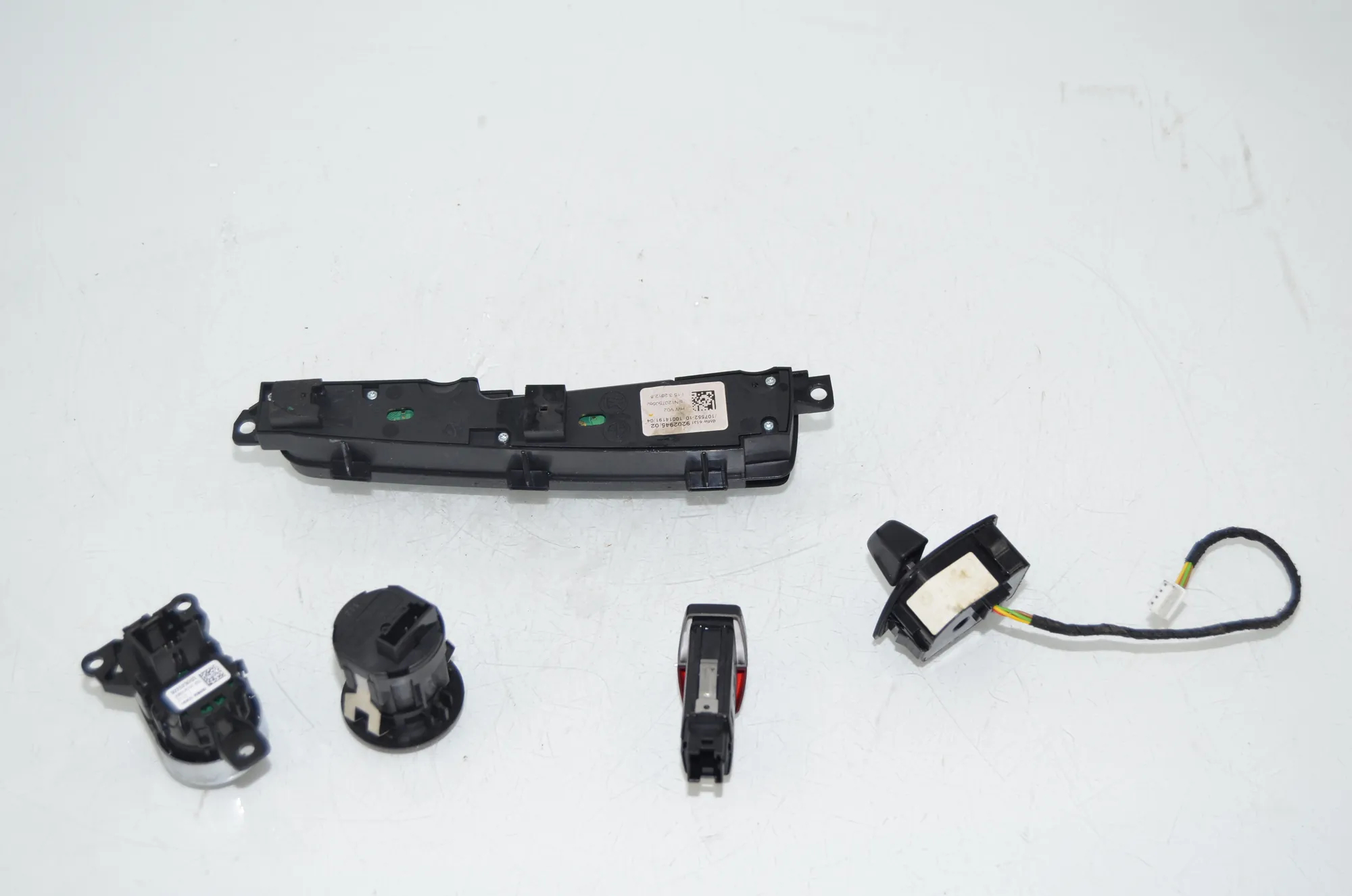 Switches – OEM 9225230 · BMW 5 Touring (F11) 530 d 2012 – 5