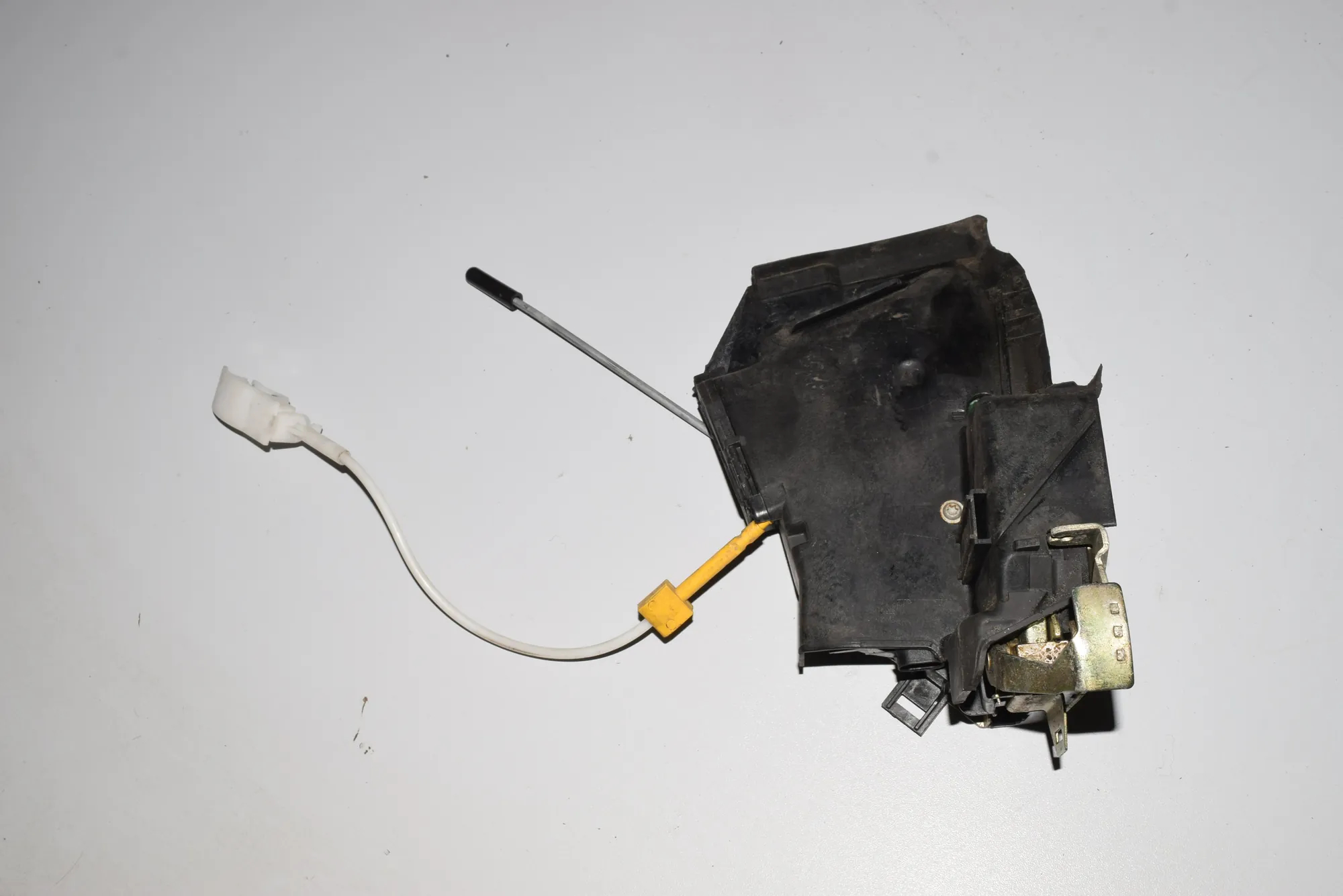 Front Left Door Lock – OEM 8235113 · BMW 5 Touring (E39) 530 d 2002 – 2