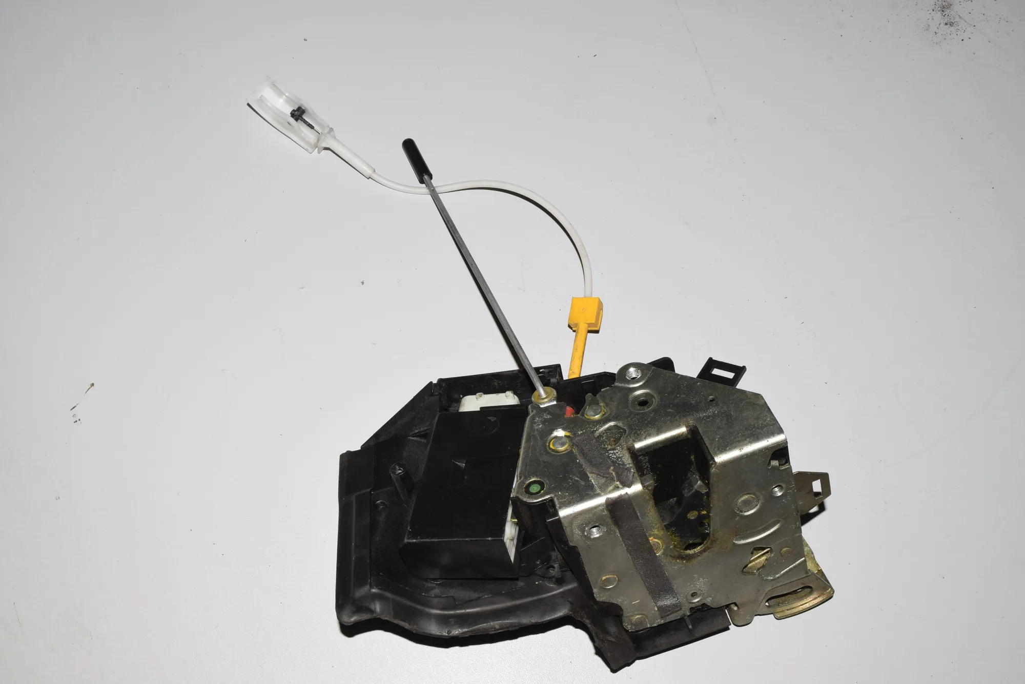 Front Left Door Lock – OEM 8235113 · BMW 5 Touring (E39) 530 d 2002