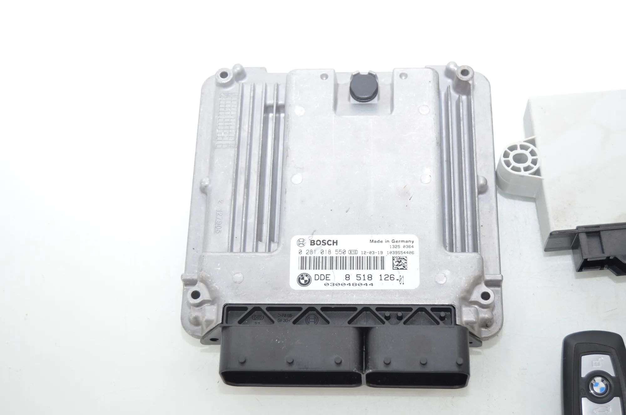 Engine Ignition ECU Set – OEM 8518126 · BMW 5 Touring (F11) 530 d 2012 – 2