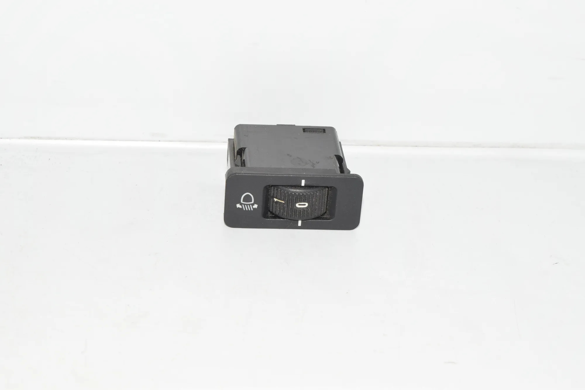 Switches – OEM 8360460 · BMW 5 (E39) BMW 5 (E39) 2000