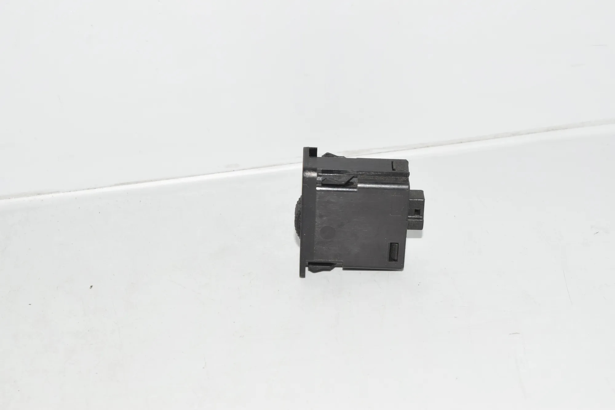 Switches – OEM 8360460 · BMW 5 (E39) BMW 5 (E39) 2000 – 2