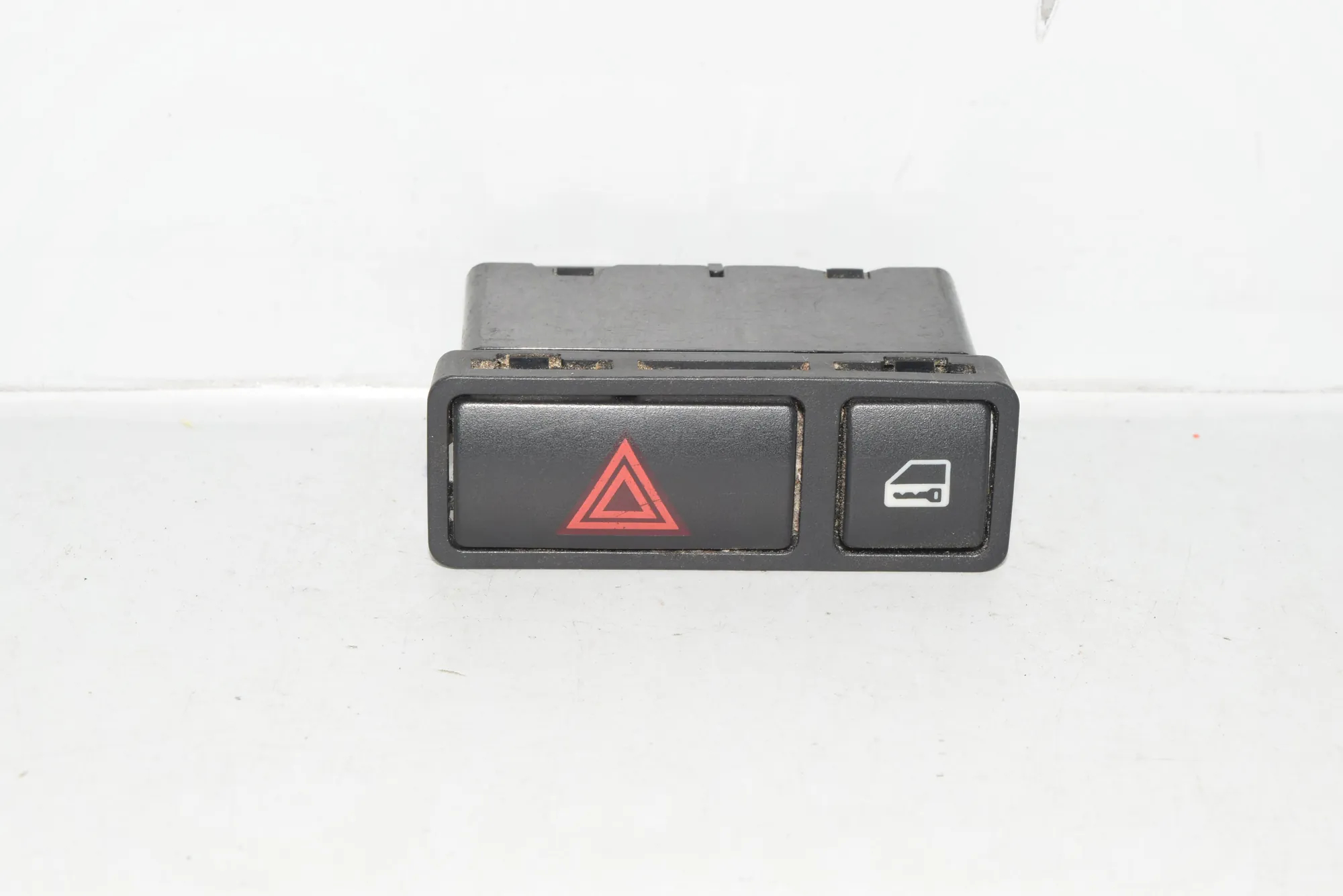 Switches – OEM 8368920 · BMW X5 (E53) BMW X5 (E53) 2002 – 2