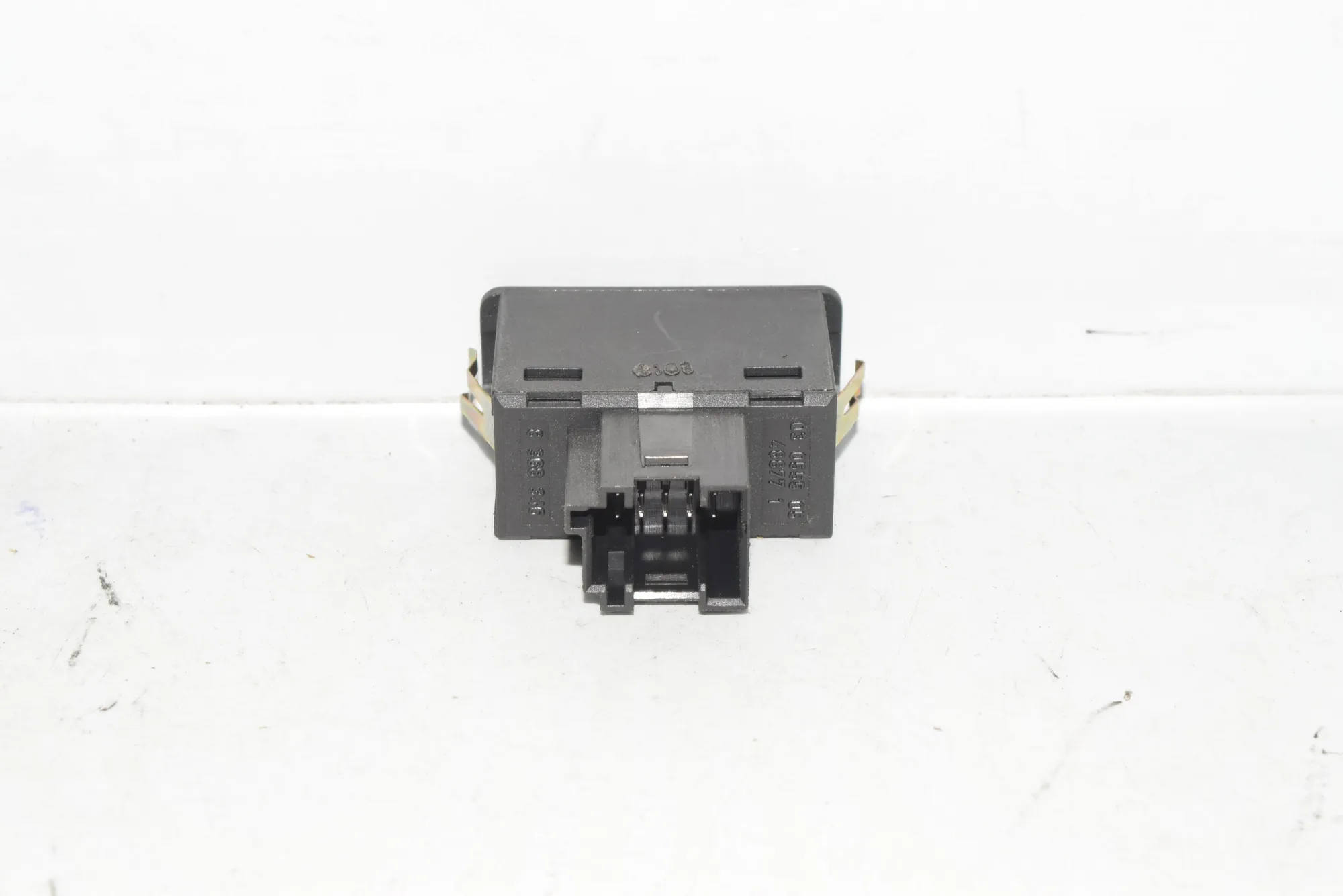 USB/AUX-In Socket Port – OEM 8368346 · BMW X5 (E53) BMW X5 (E53) 2005 – 2