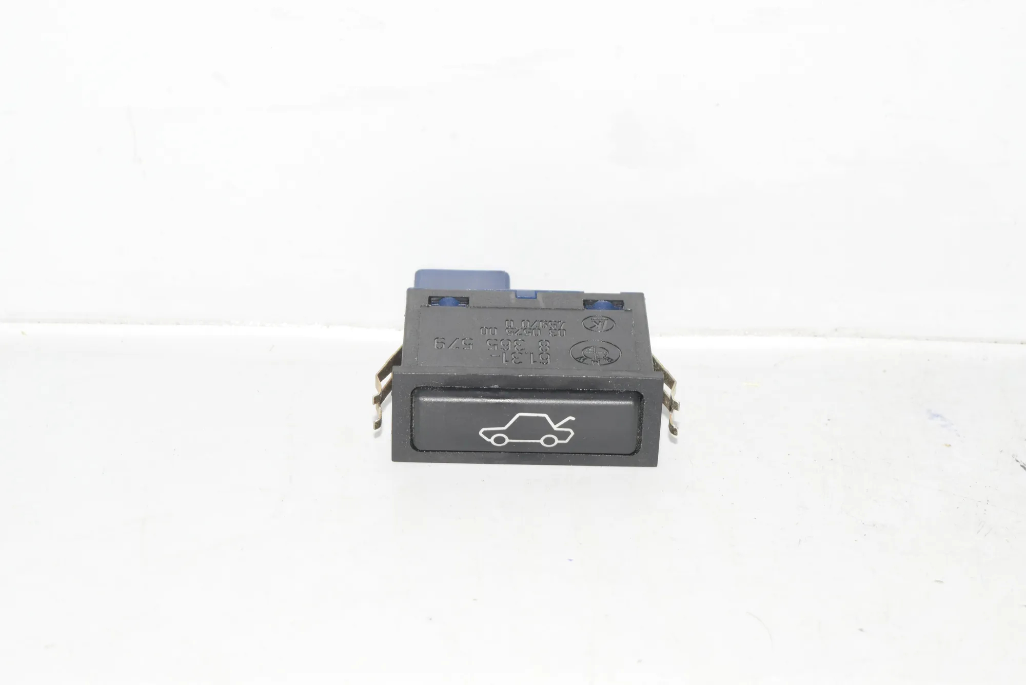 Switches – OEM 8365579 · BMW 5 (E39) BMW 5 (E39) 2000