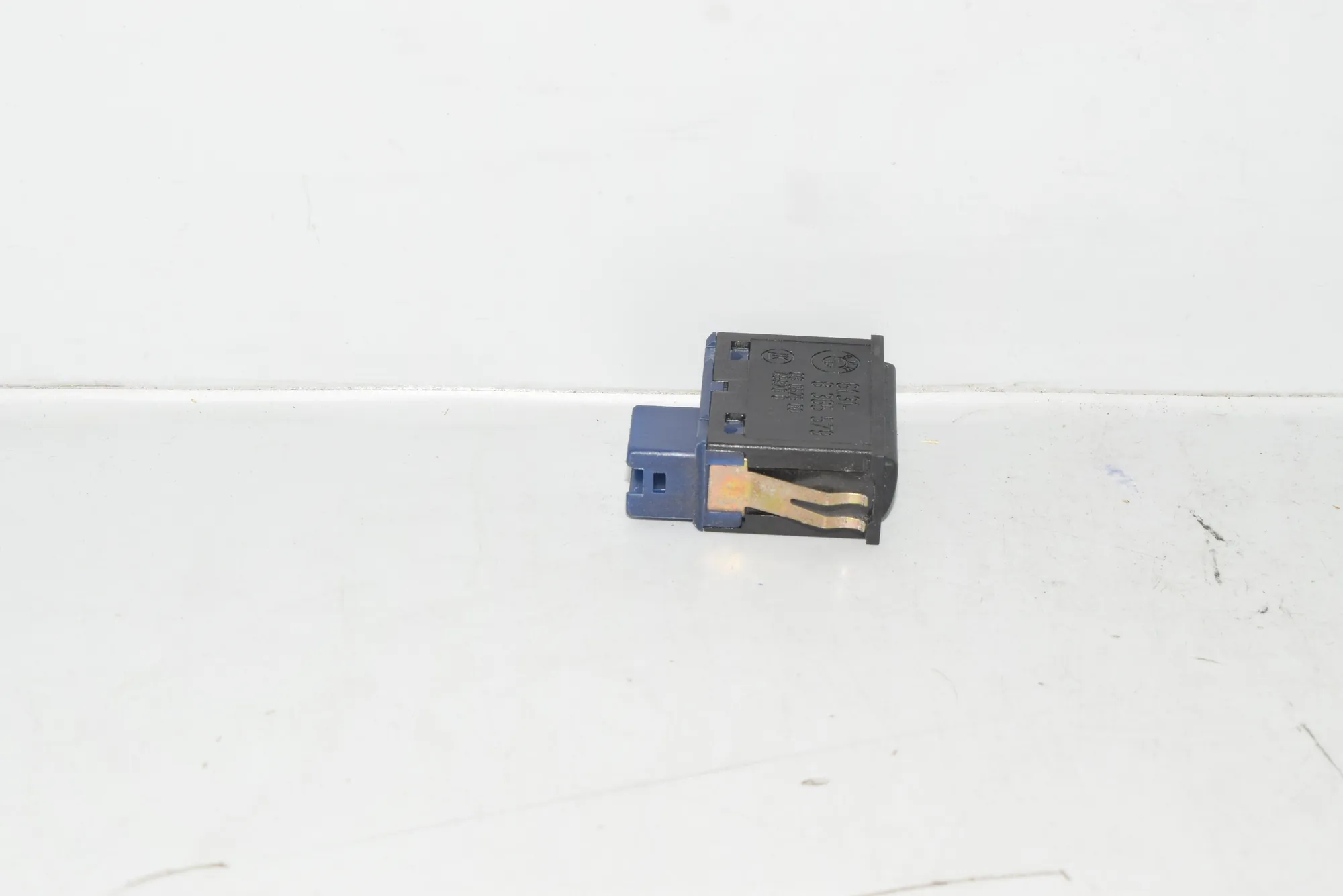 Switches – OEM 8365579 · BMW 5 (E39) BMW 5 (E39) 2000 – 4