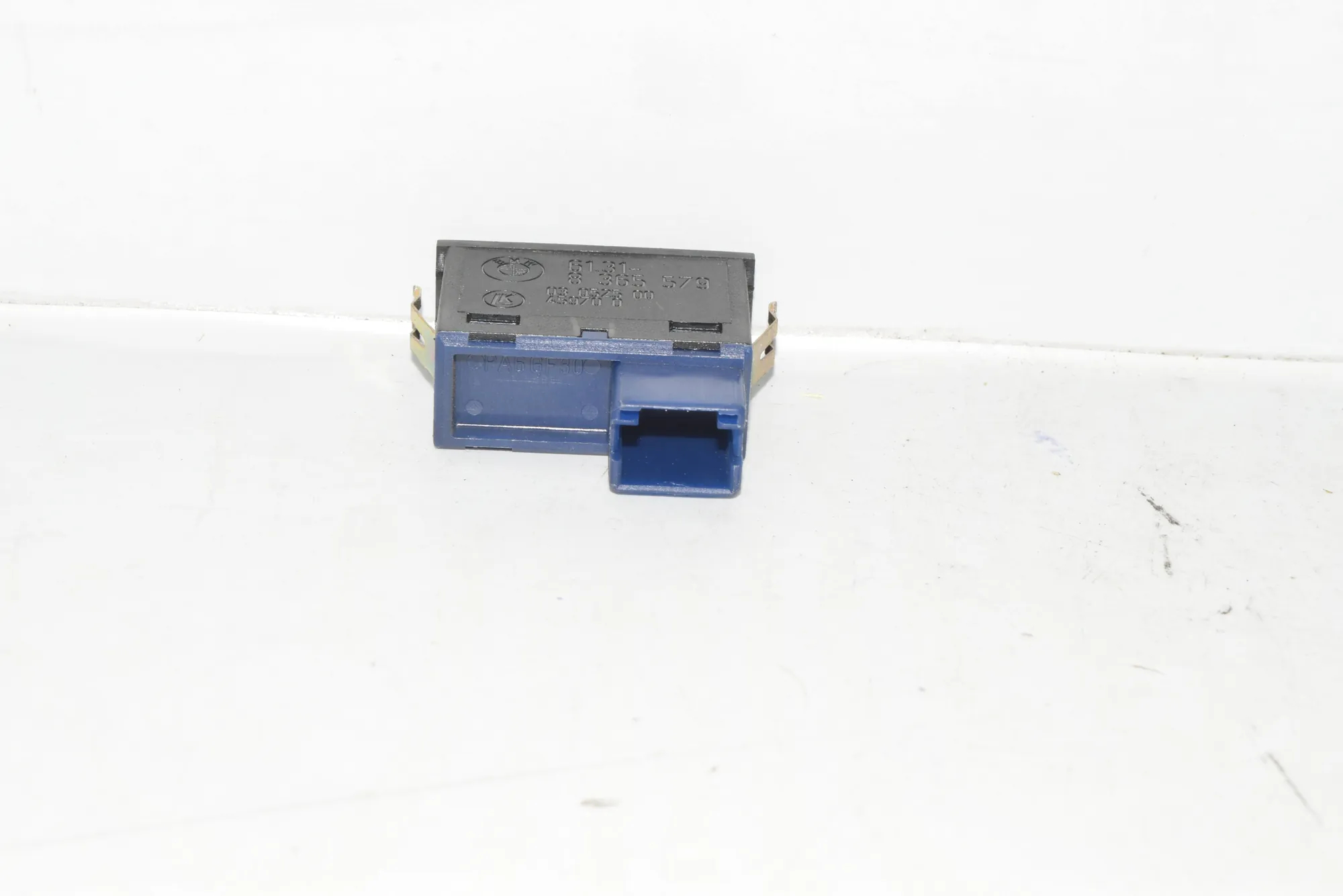Switches – OEM 8365579 · BMW 5 (E39) BMW 5 (E39) 2000 – 2