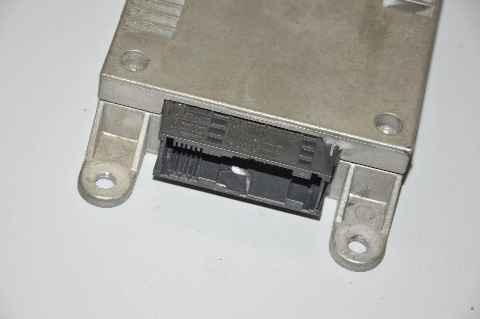 Antenna Amplifier – OEM 6915001 · BMW 5 Touring (E39) 530 d 2000 – 3