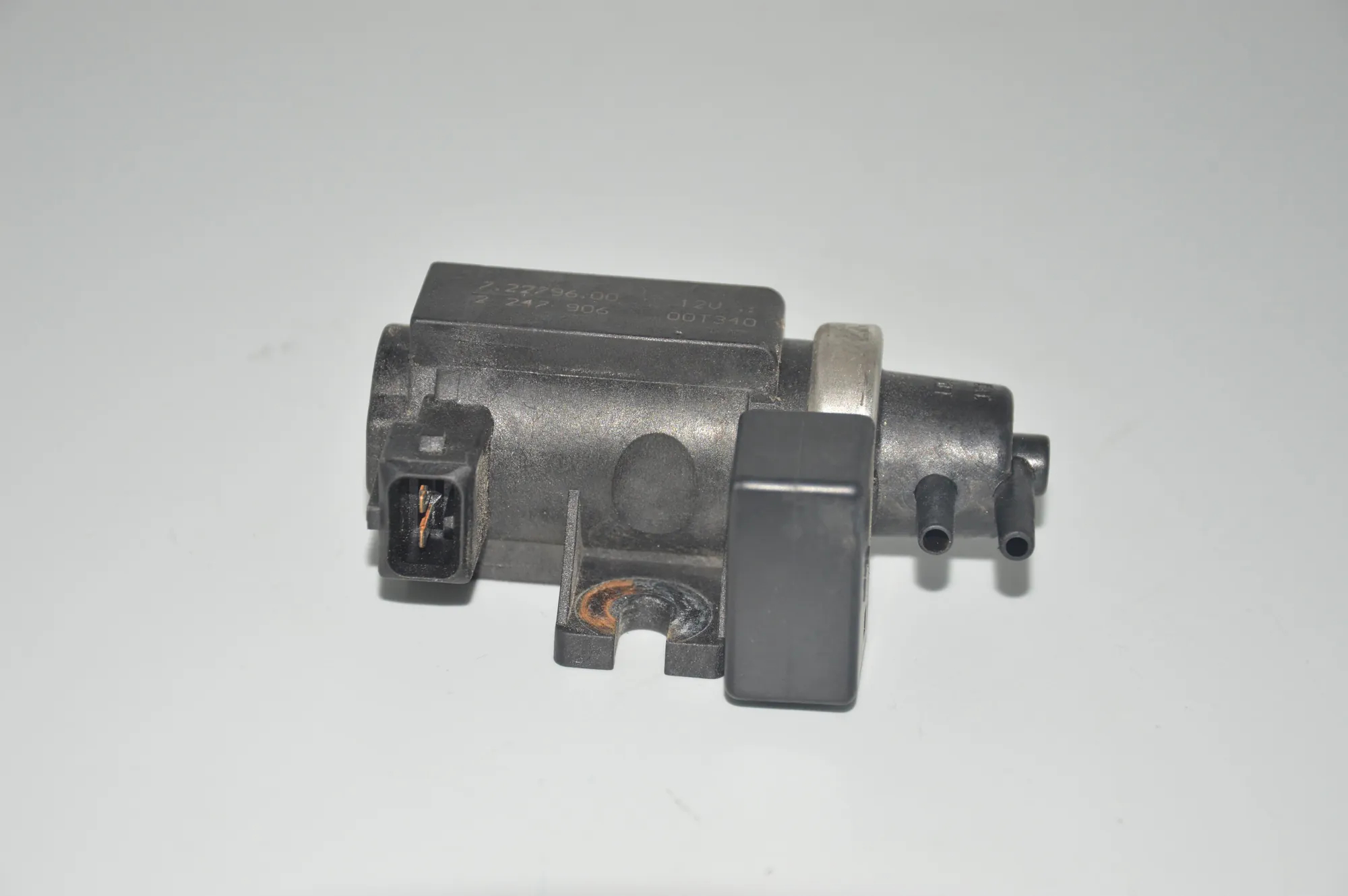 Solenoid Valve – OEM 2247906 · BMW 5 Touring (E39) 530 d 2000