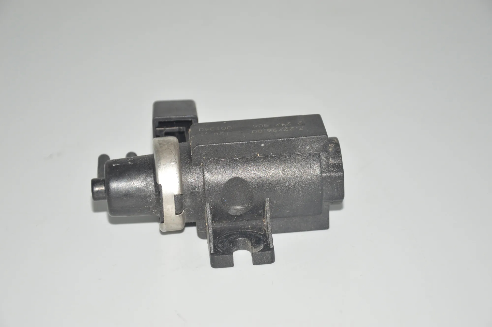 Solenoid Valve – OEM 2247906 · BMW 5 Touring (E39) 530 d 2000 – 2