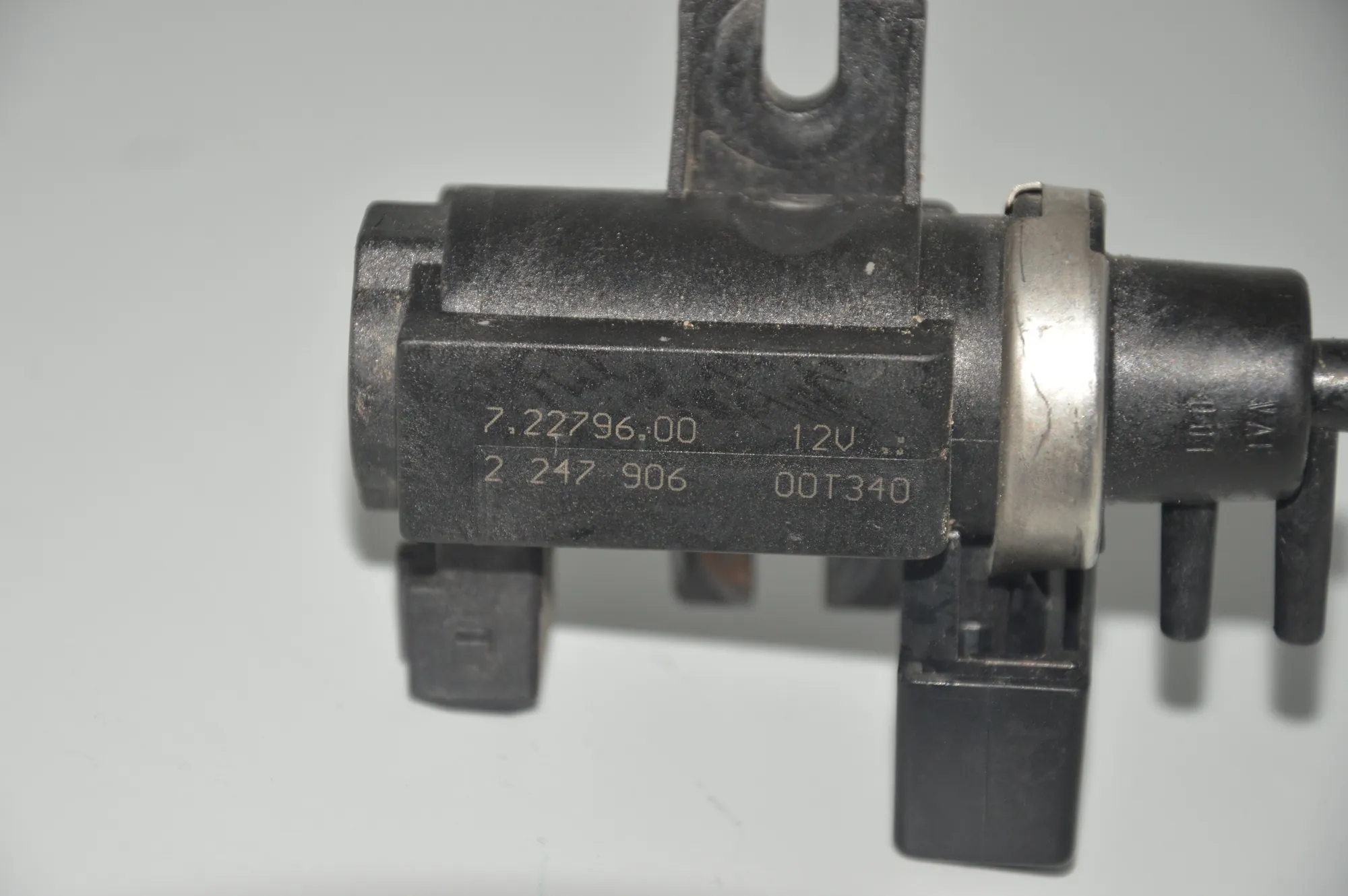 Solenoid Valve – OEM 2247906 · BMW 5 Touring (E39) 530 d 2000 – 3