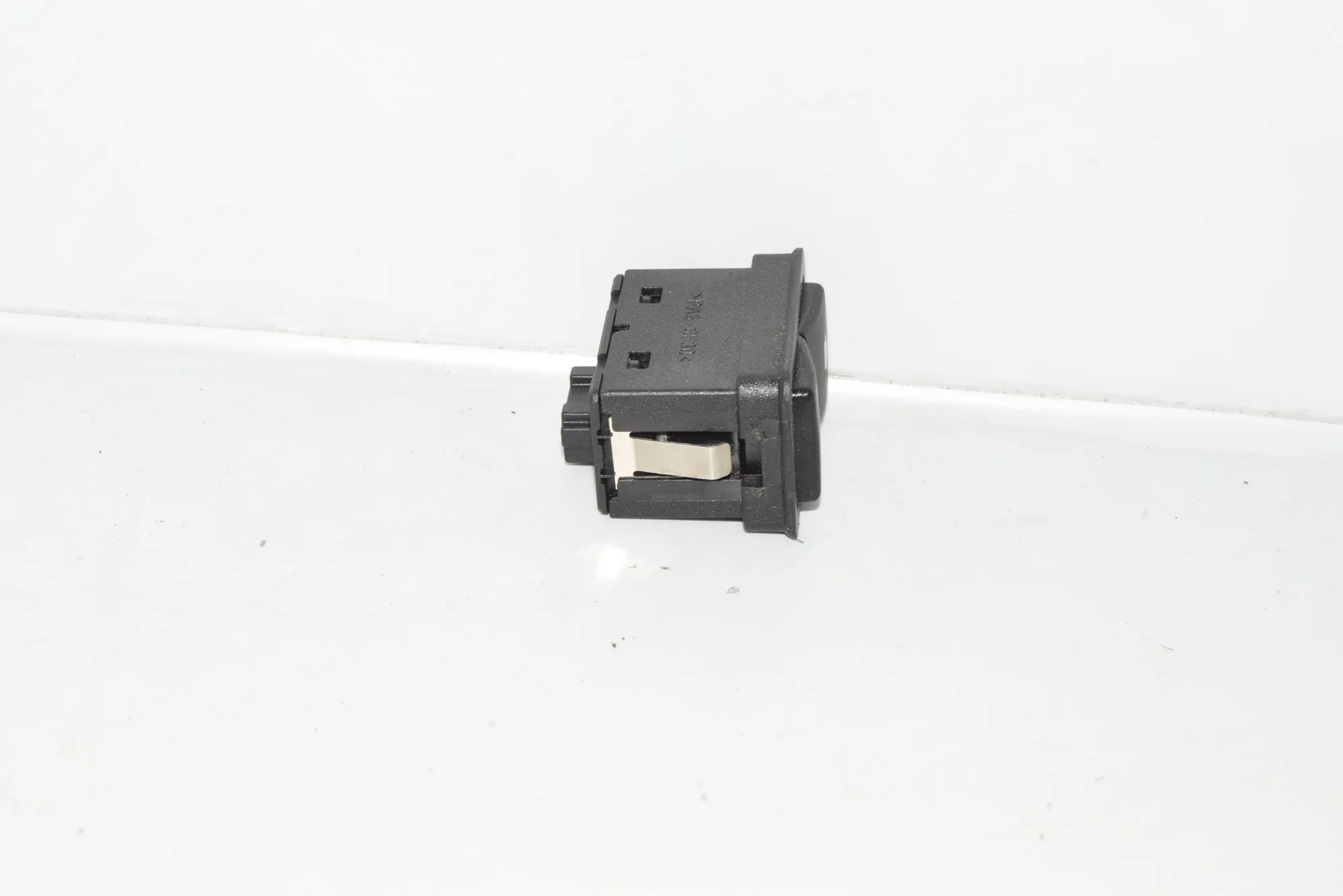 Rear Left Door Window Switch – OEM 8368974 · BMW 5 (E39) BMW 5 (E39) 2000 – 3