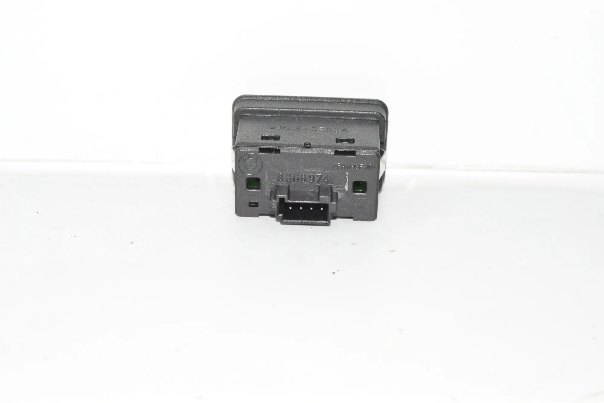 Rear Left Door Window Switch – OEM 8368974 · BMW 5 (E39) BMW 5 (E39) 2000 – 2