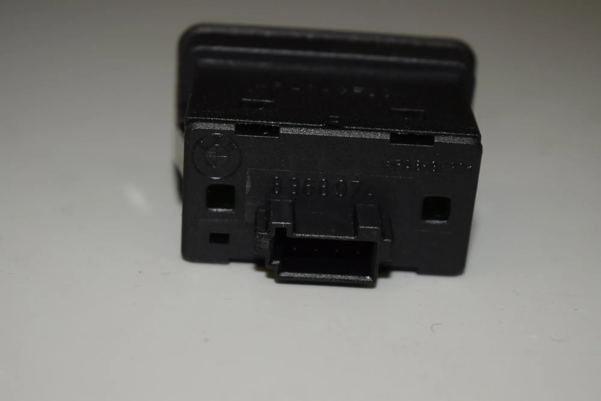Rear Left Door Window Switch – OEM 8368974 · BMW 5 (E39) BMW 5 (E39) 2000 – 4