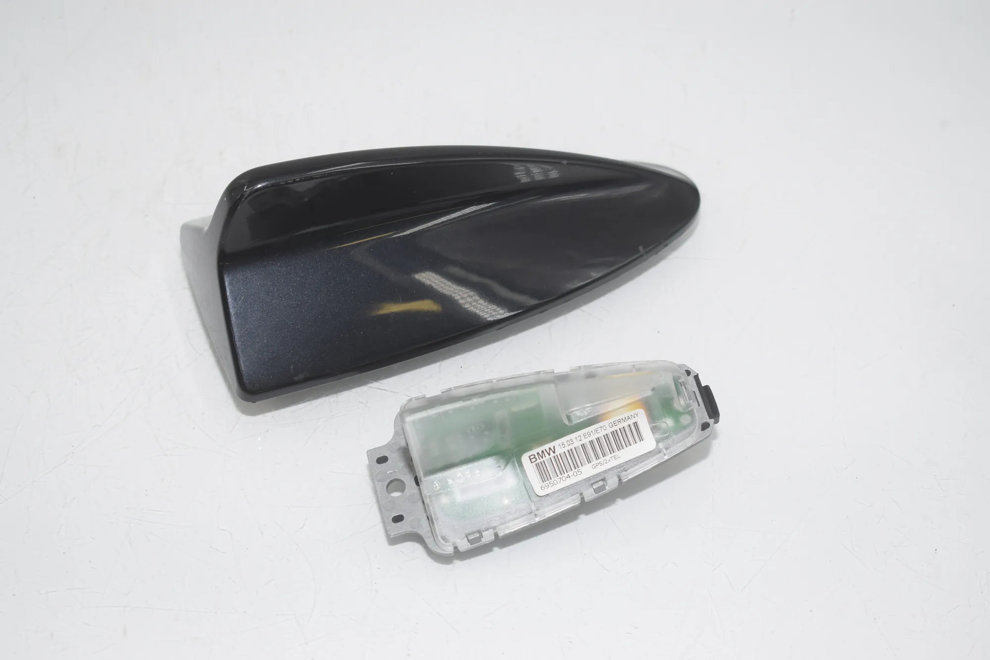 Antenna Trim – OEM 6950704 · BMW 5 Touring (F11) 530 d 2012