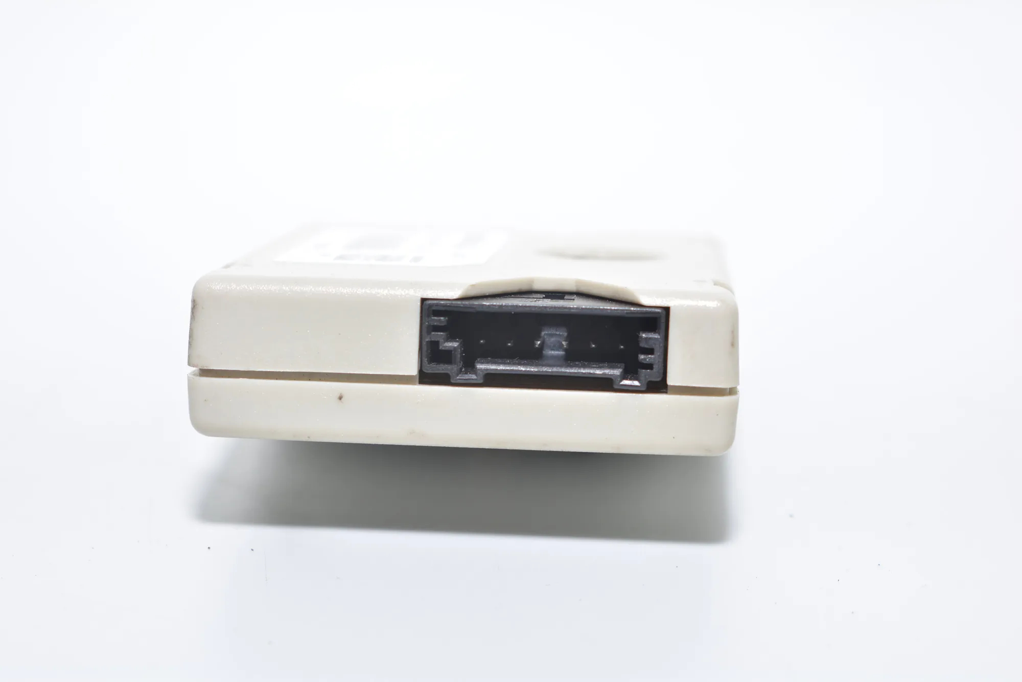 Antenna – OEM 9140179 · BMW 7 (F01, F02) BMW 7 (F01, F02) 2011 – 5