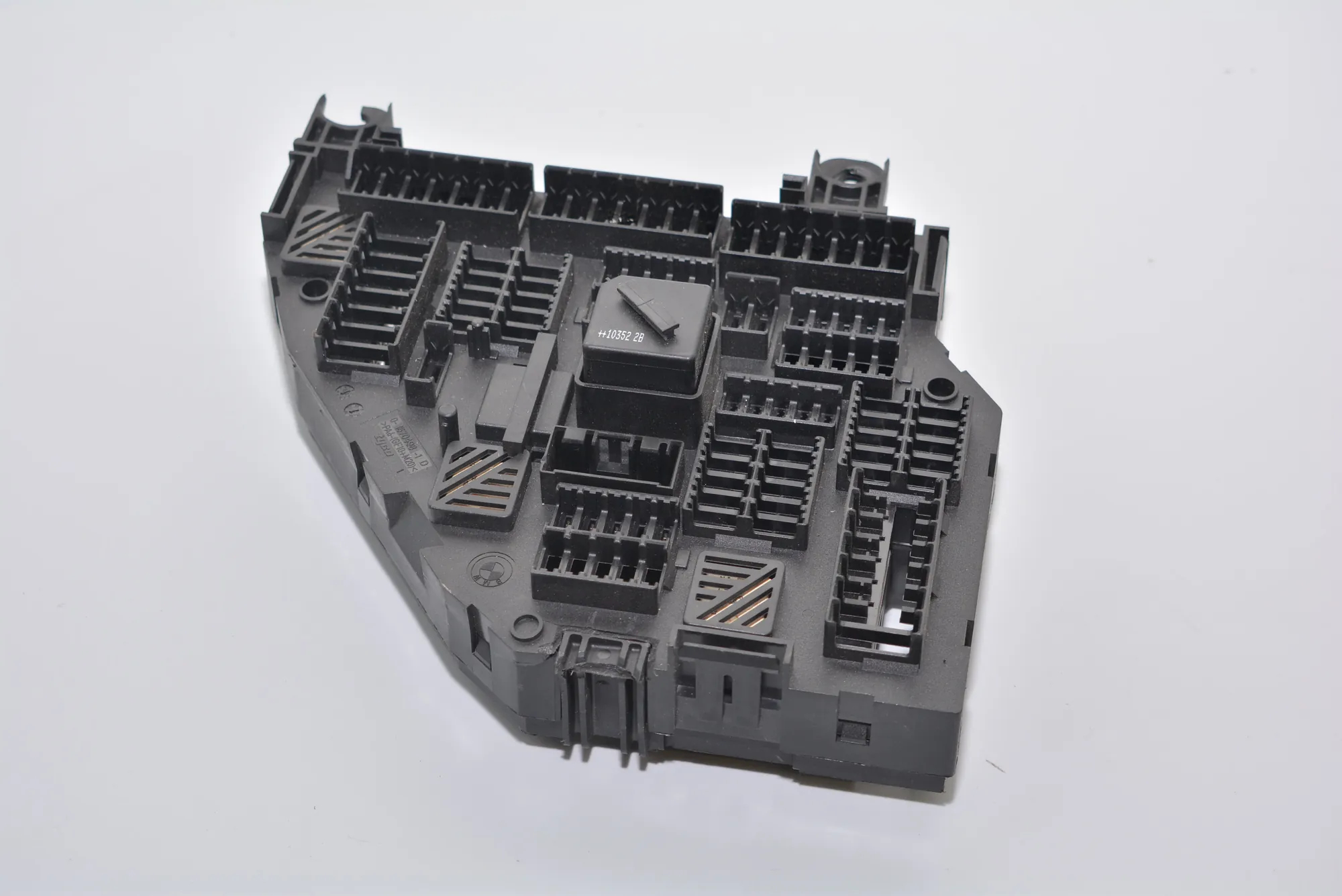 Fuse Box – OEM 9234423 · BMW 7 (F01, F02) BMW 7 (F01, F02) 2010 – 2