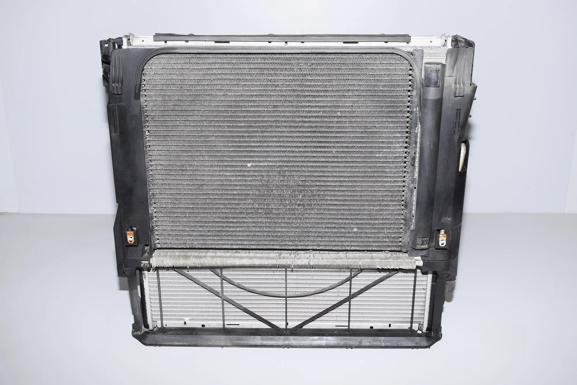 Radiator Pack Set – OEM 1439107 · BMW X5 (E53) 4.6 is 2002 – 3
