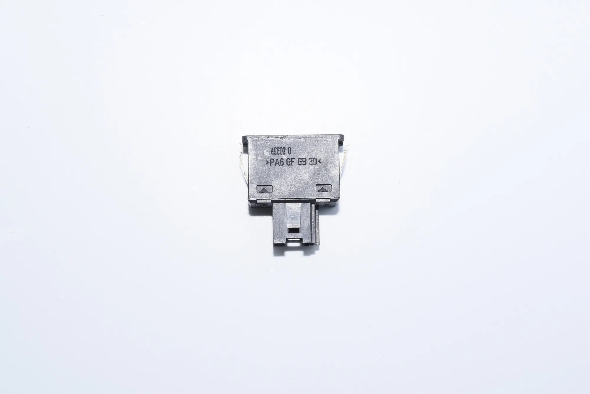 USB/AUX-In Socket Port – OEM 8368346 · BMW X5 (E53) 4.6 is 2002 – 3