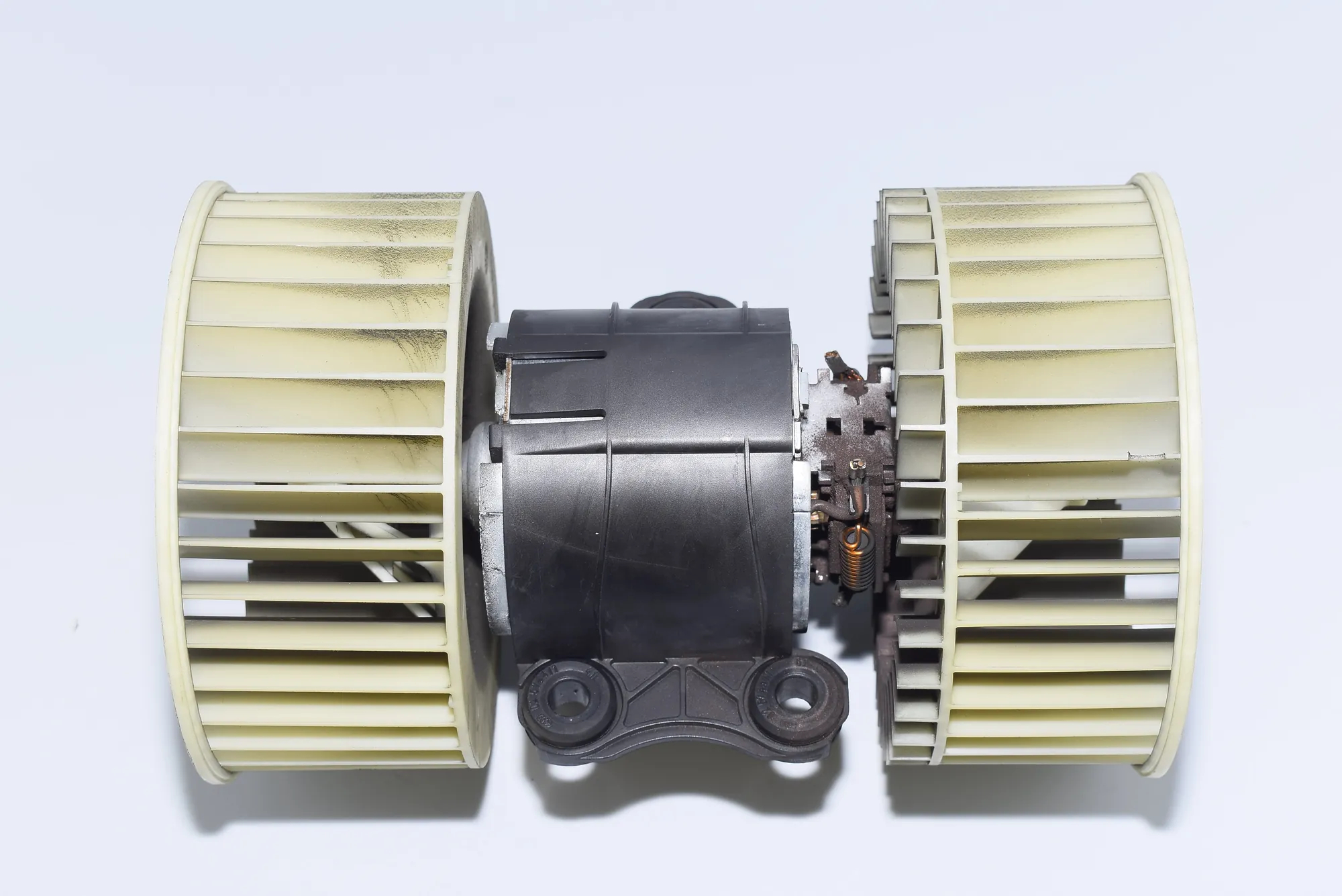 Heater Blower Fan – OEM 8385558 · BMW X5 (E53) 4.6 is 2002