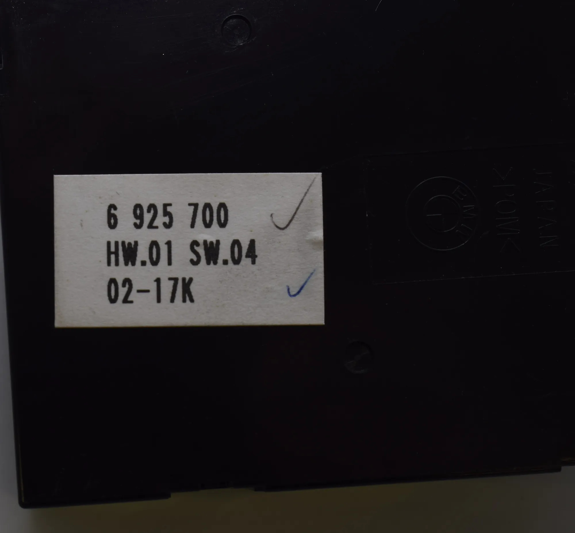 Front Left Door Window Switch – OEM 6925700 · BMW X5 (E53) 4.6 is 2002 – 7
