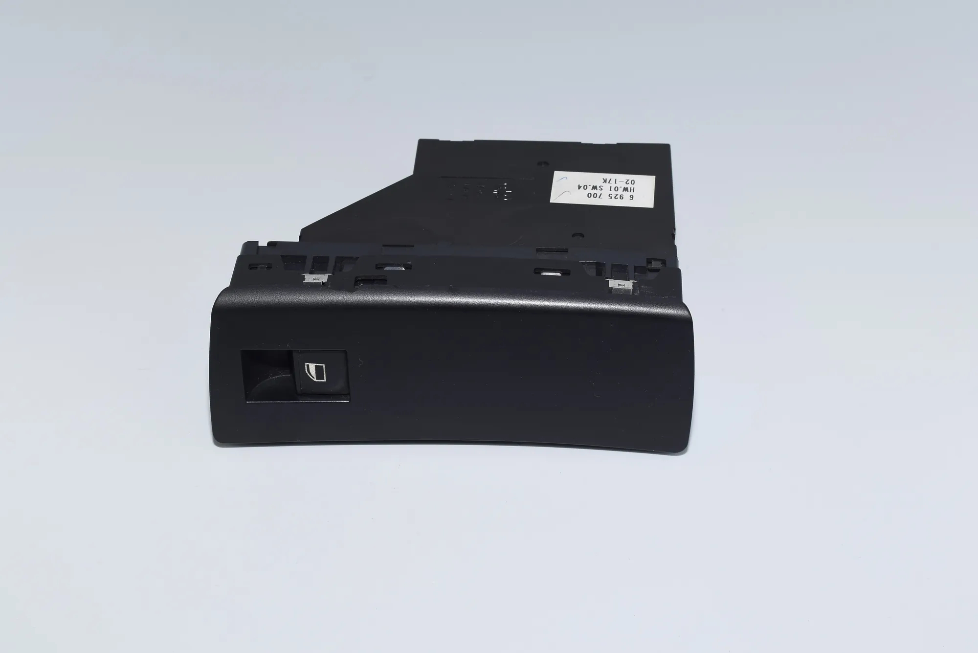 Front Left Door Window Switch – OEM 6925700 · BMW X5 (E53) 4.6 is 2002 – 6