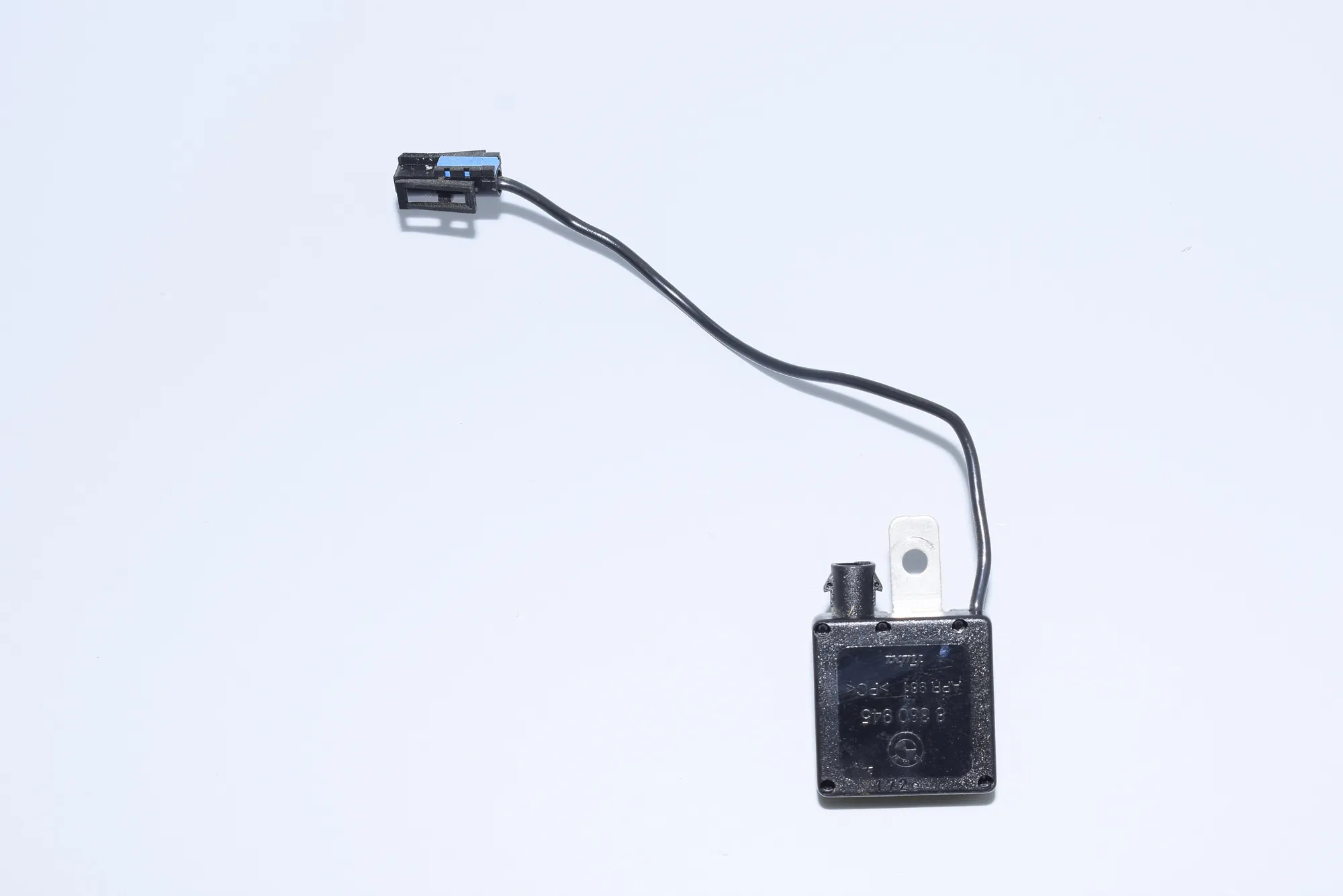 Antenna Amplifier – OEM 8380945 · BMW X5 (E53) 4.6 is 2002