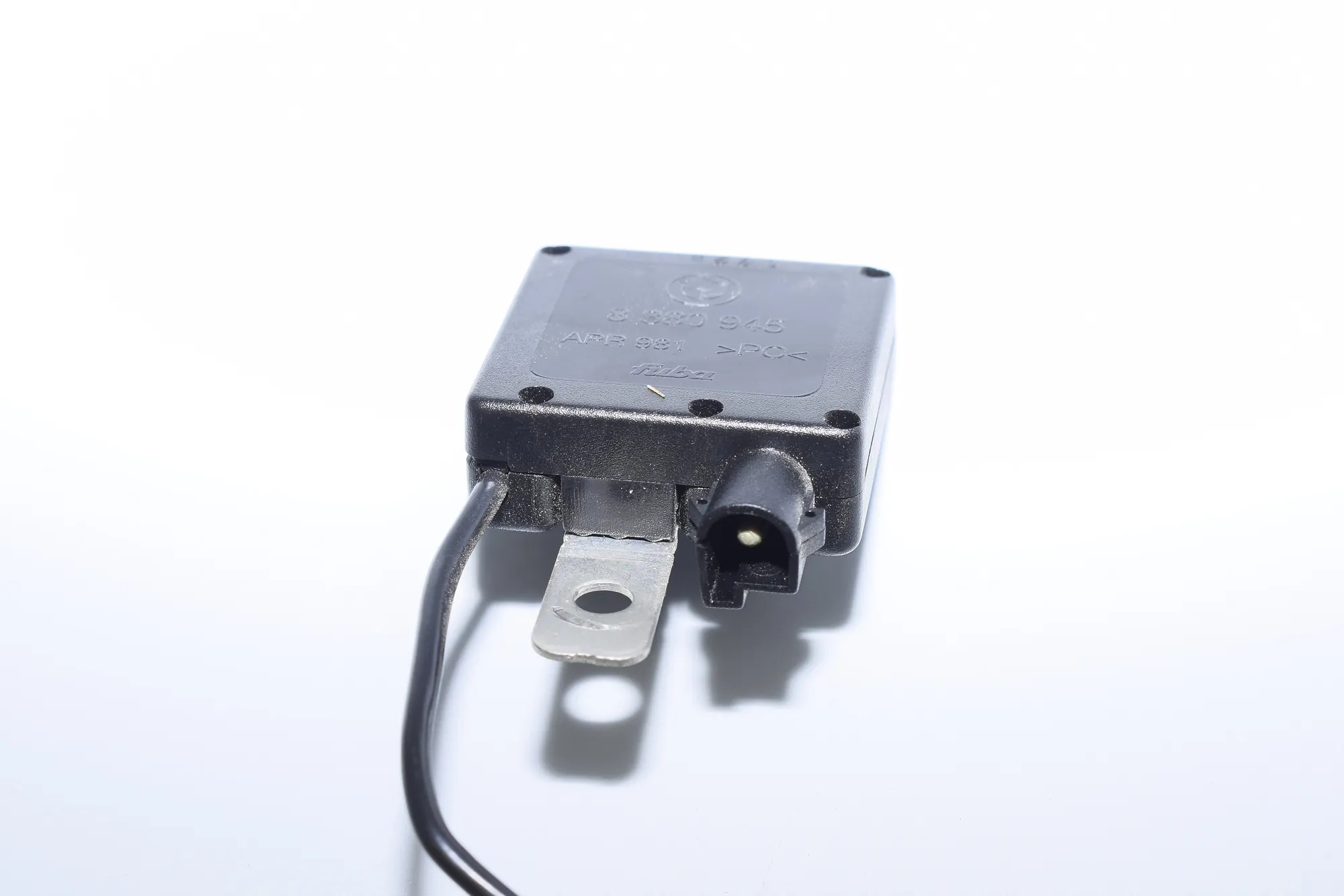 Antenna Amplifier – OEM 8380945 · BMW X5 (E53) 4.6 is 2002 – 4