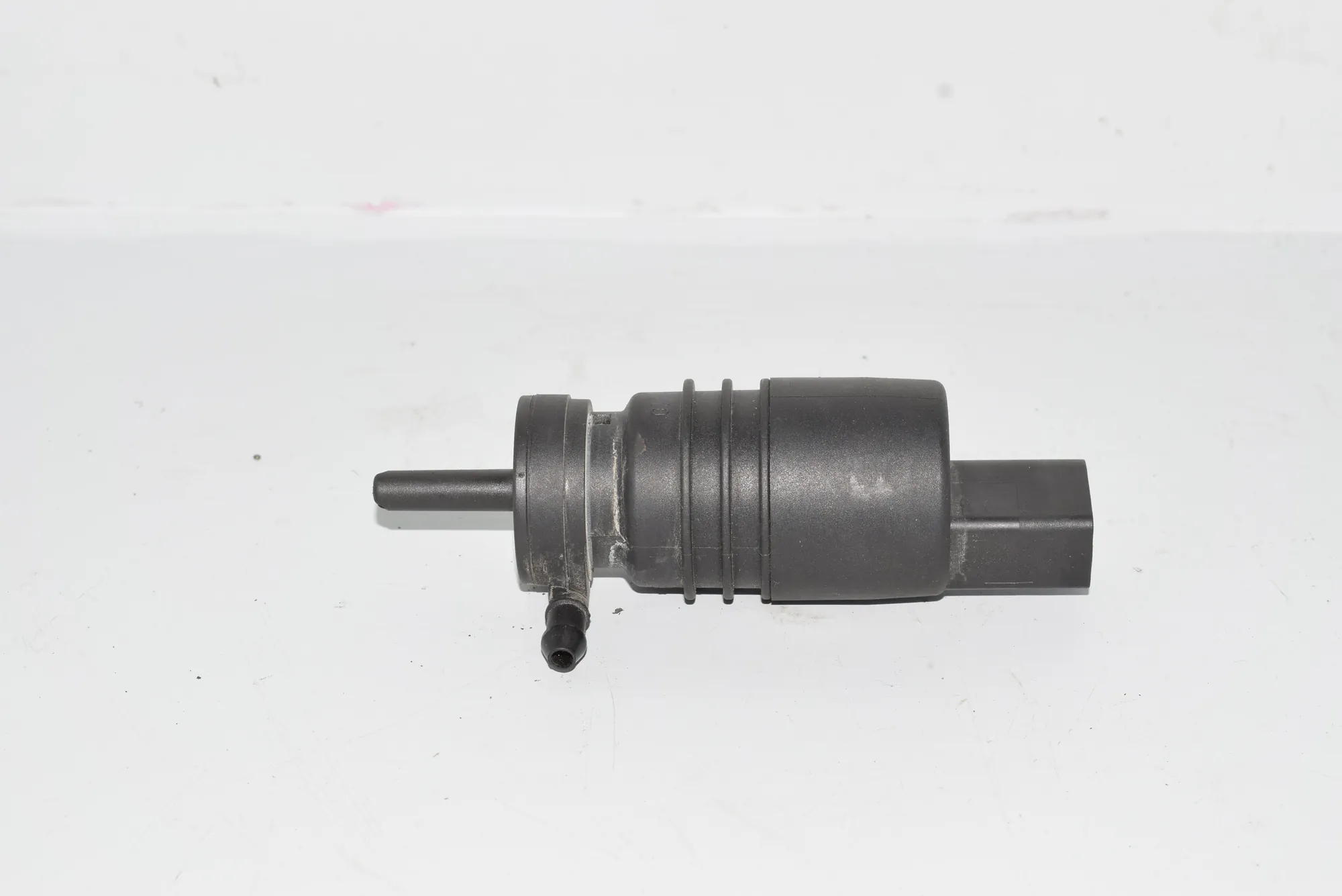 Washer Tank Motor – OEM NA · BMW X5 (E53) 4.8 is 2004 – 2