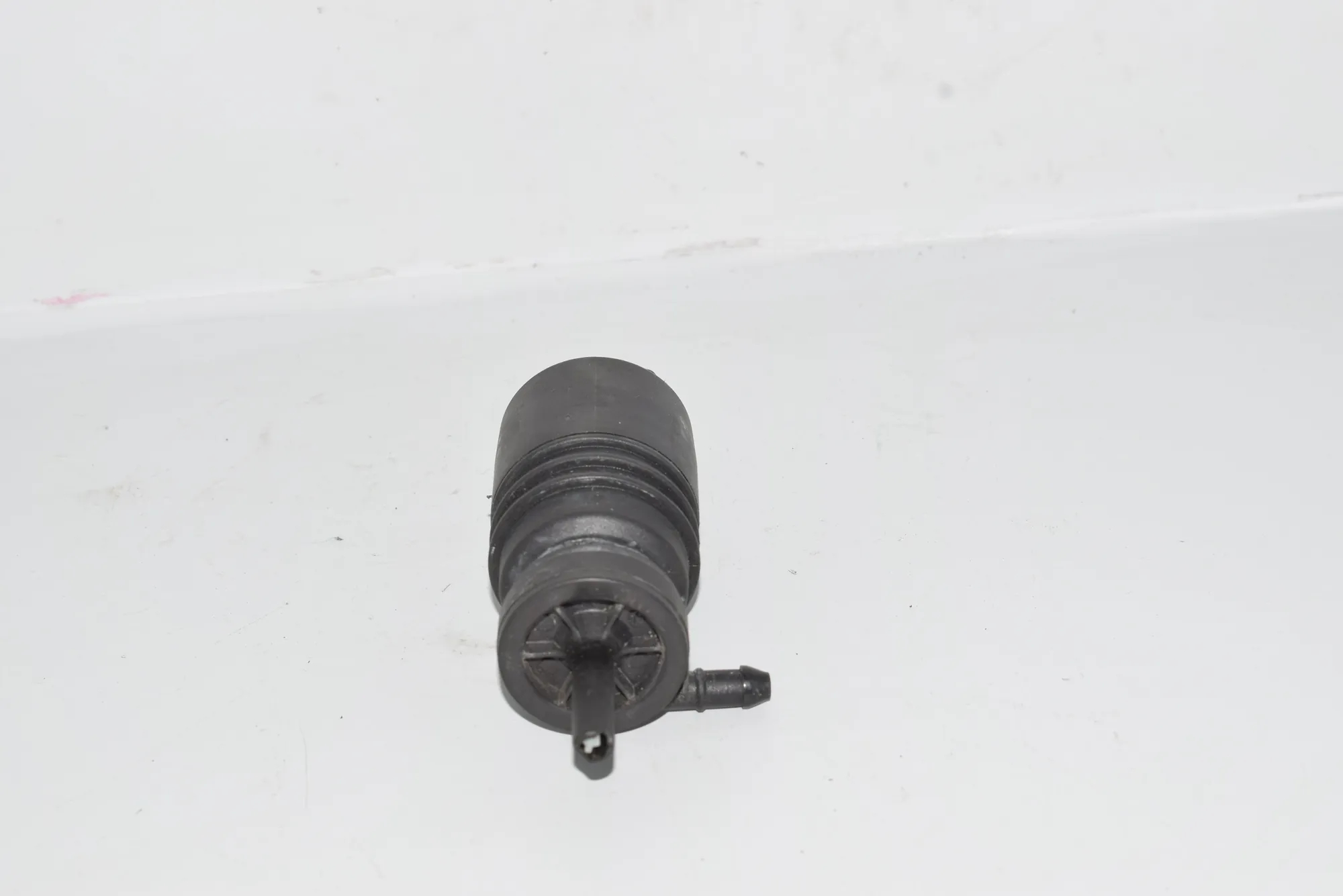 Washer Tank Motor – OEM NA · BMW X5 (E53) 4.8 is 2004 – 5