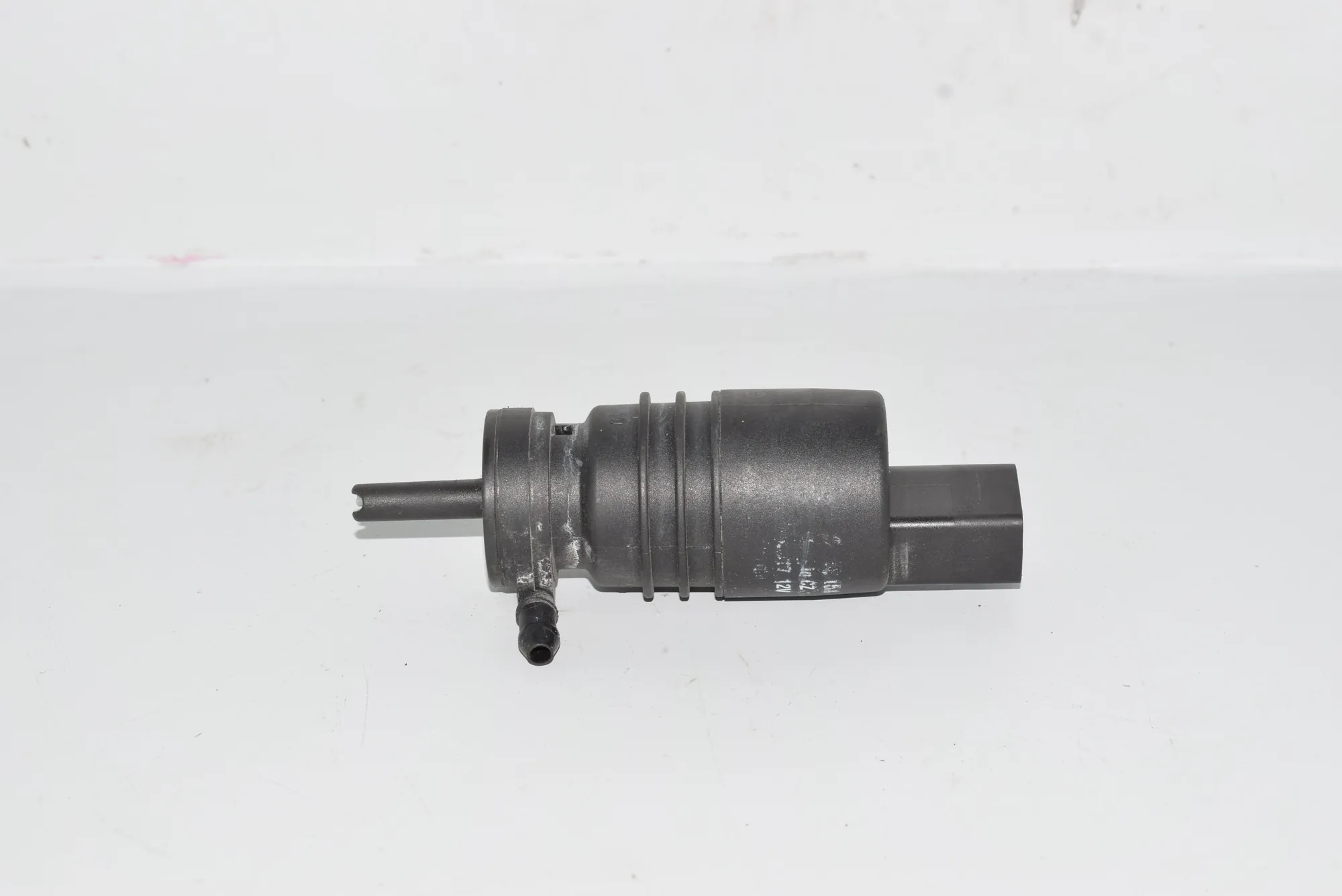 Washer Tank Motor – OEM NA · BMW X5 (E53) 4.8 is 2004