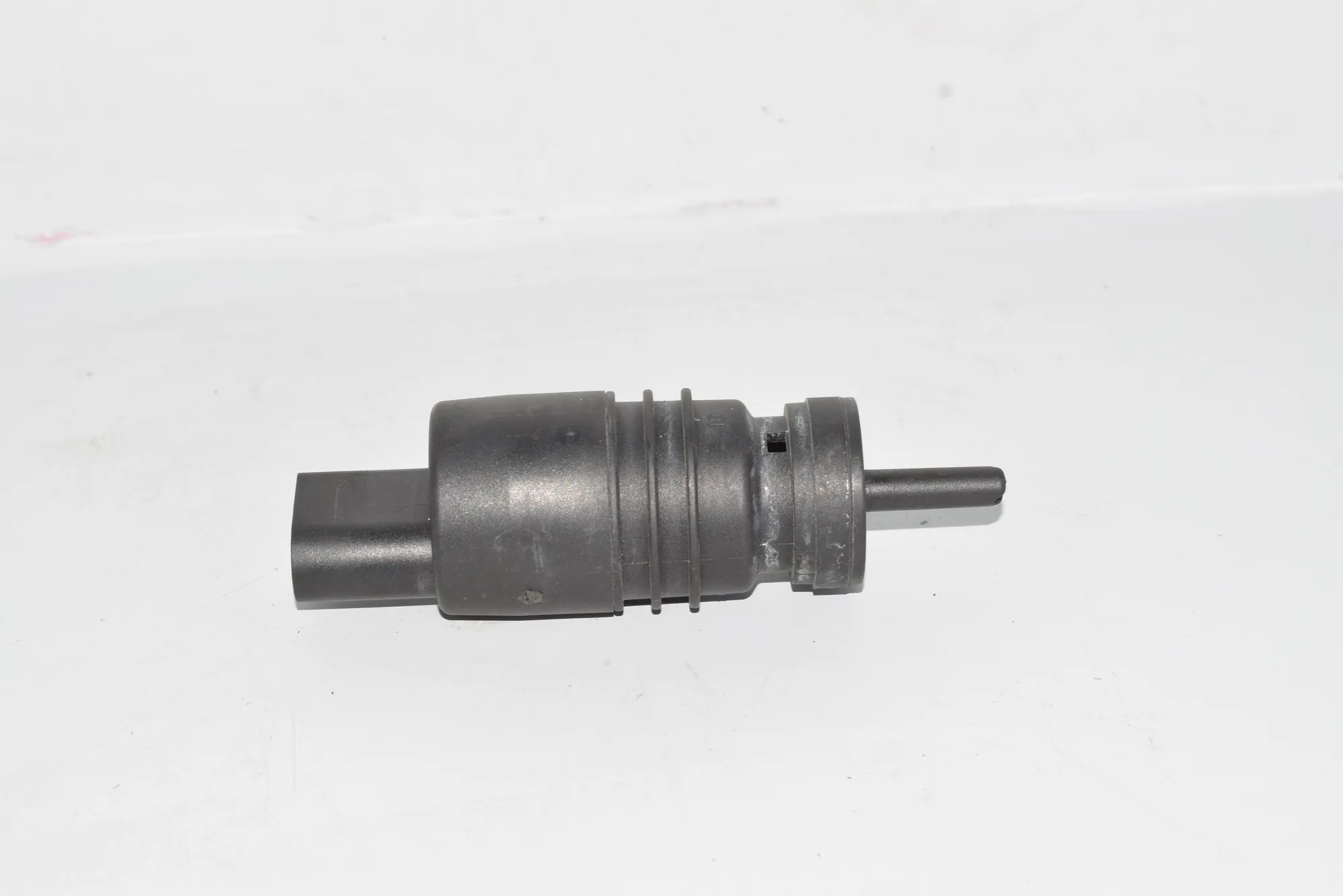Washer Tank Motor – OEM NA · BMW X5 (E53) 4.8 is 2004 – 2