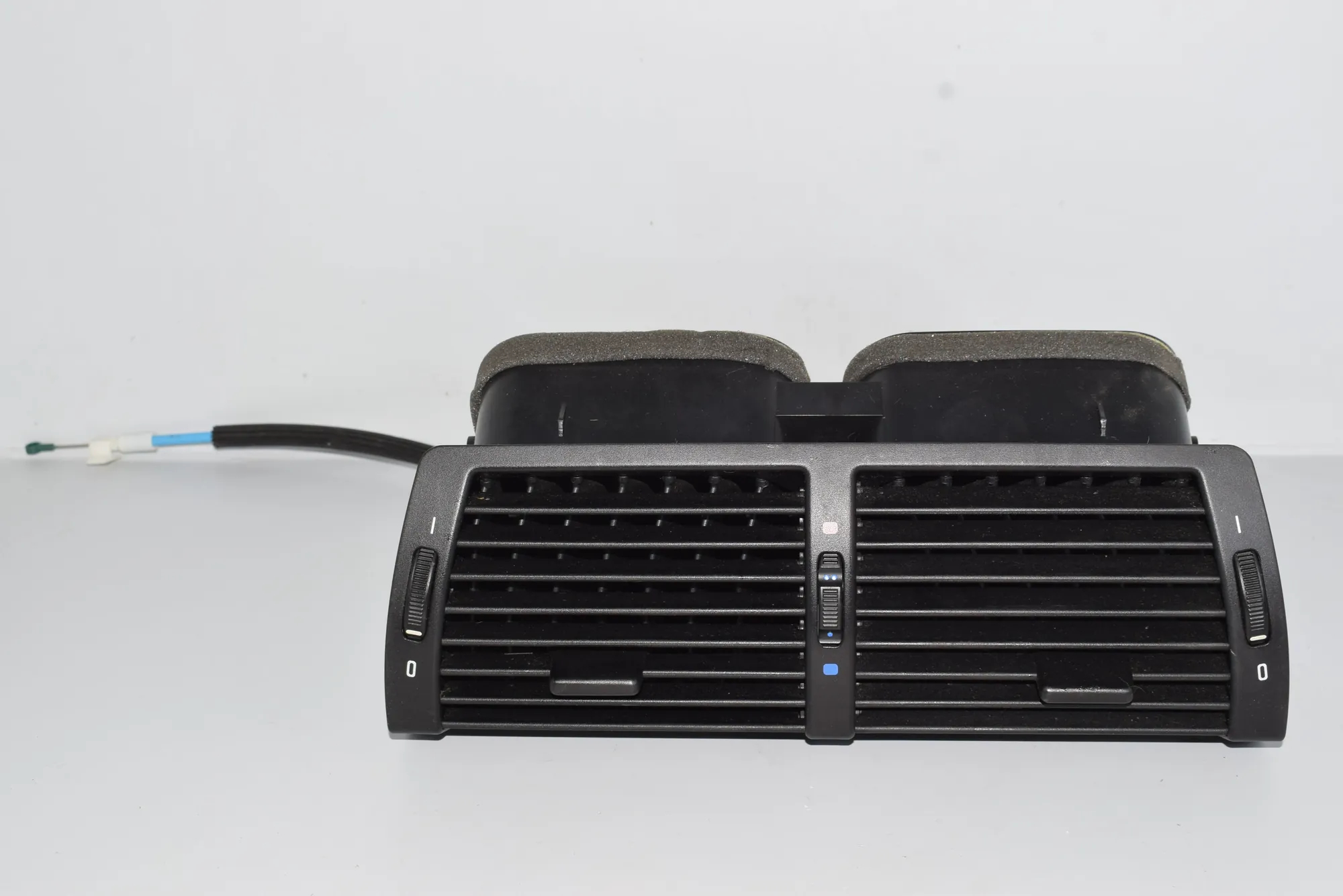 Dashboard Air Vents – OEM 8402221 · BMW X5 (E53) 4.8 is 2004 – 5