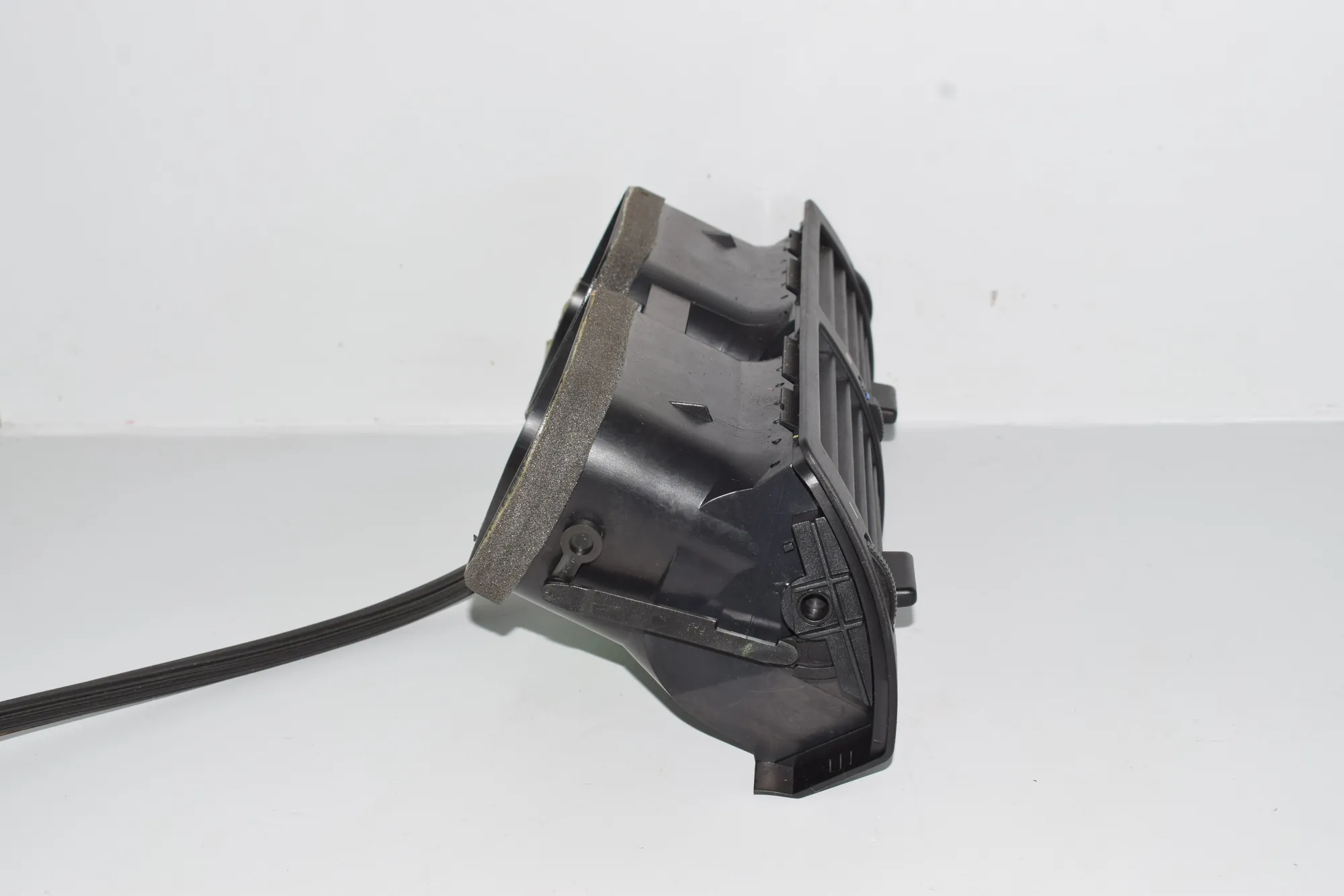 Dashboard Air Vents – OEM 8402221 · BMW X5 (E53) 4.8 is 2004 – 3